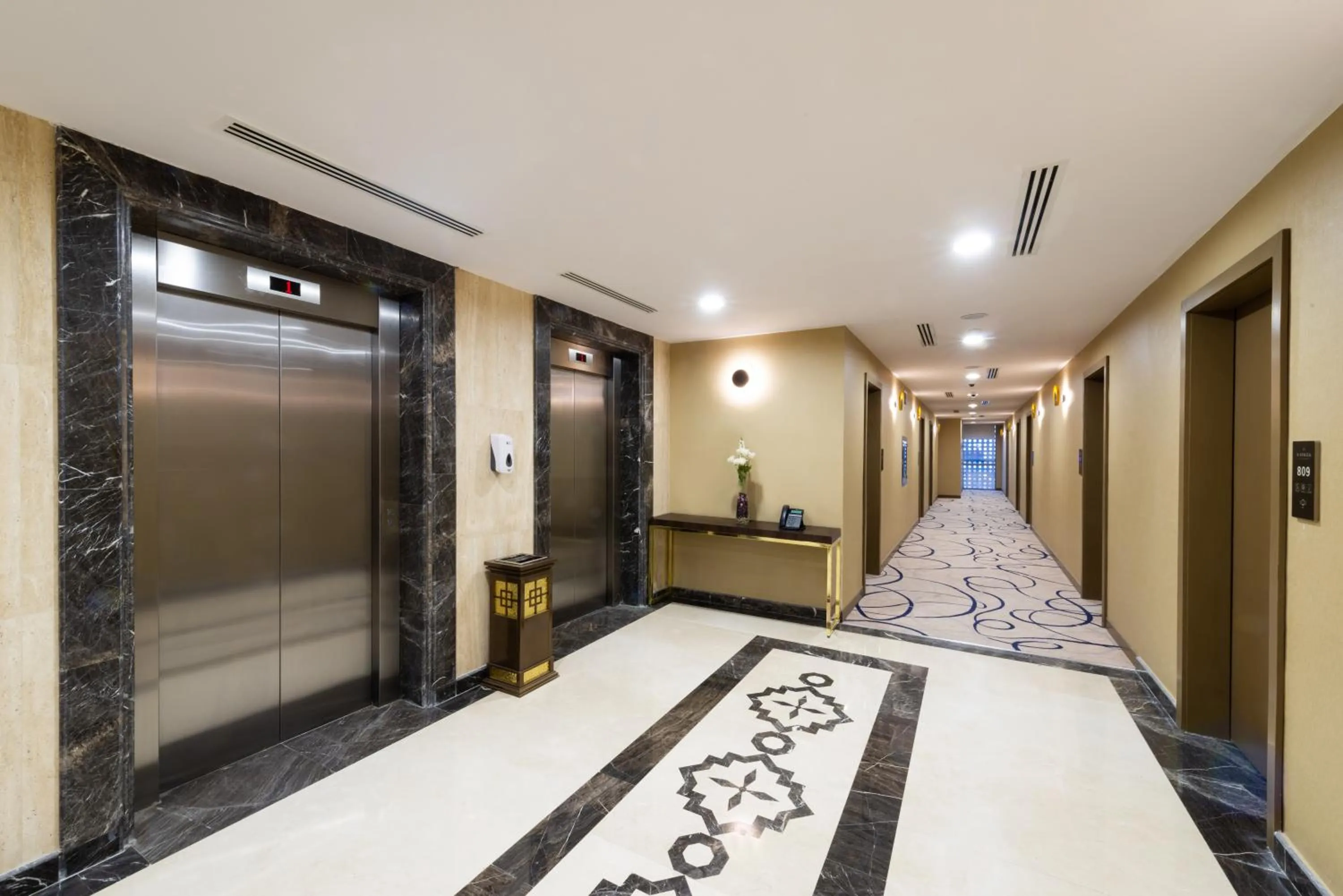 elevator, Lobby/Reception in Warwick Riyadh Al Wezarat