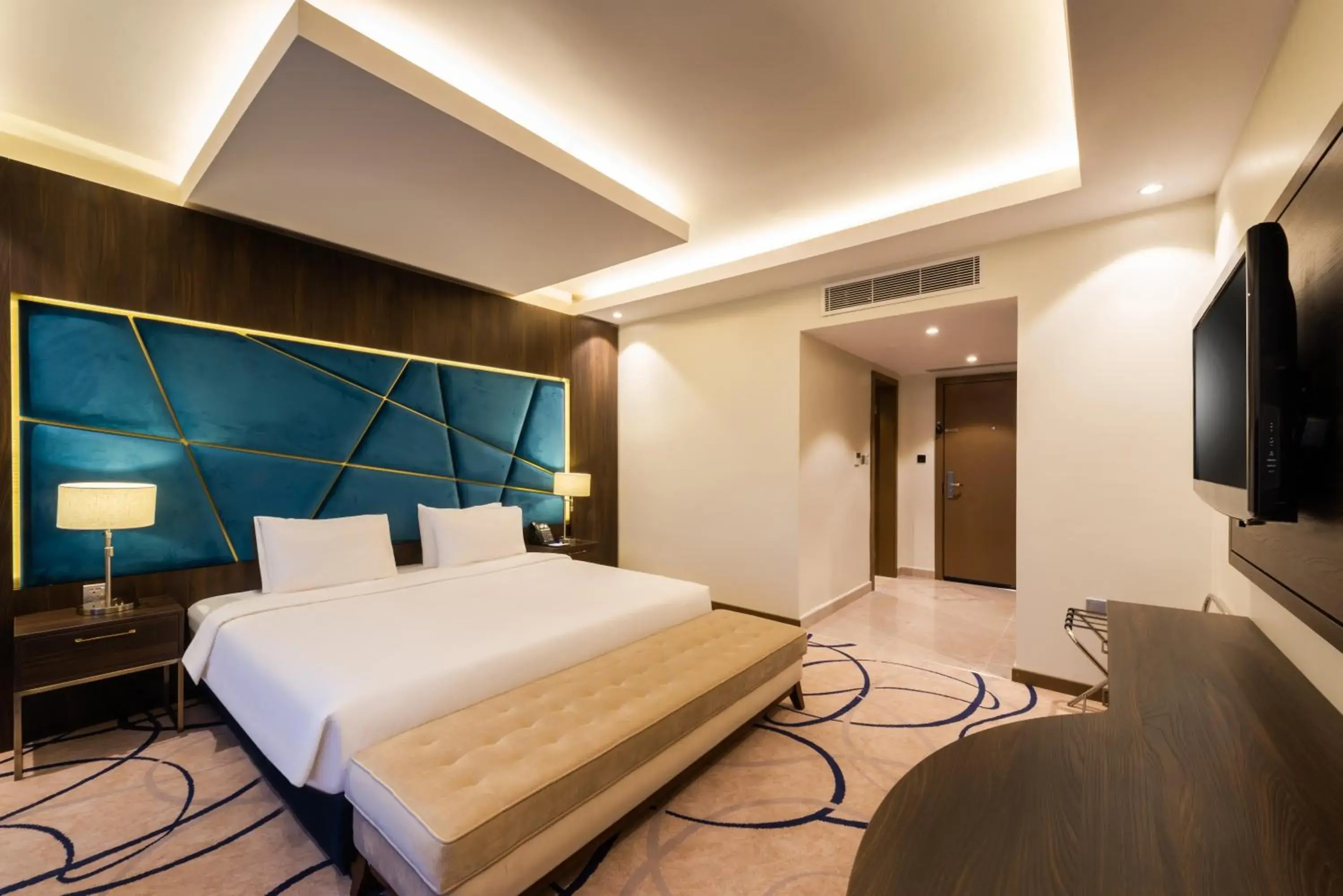 Standard King Room in Warwick Riyadh Al Wezarat Standard King Room in Warwick Riyadh Al Wezarat