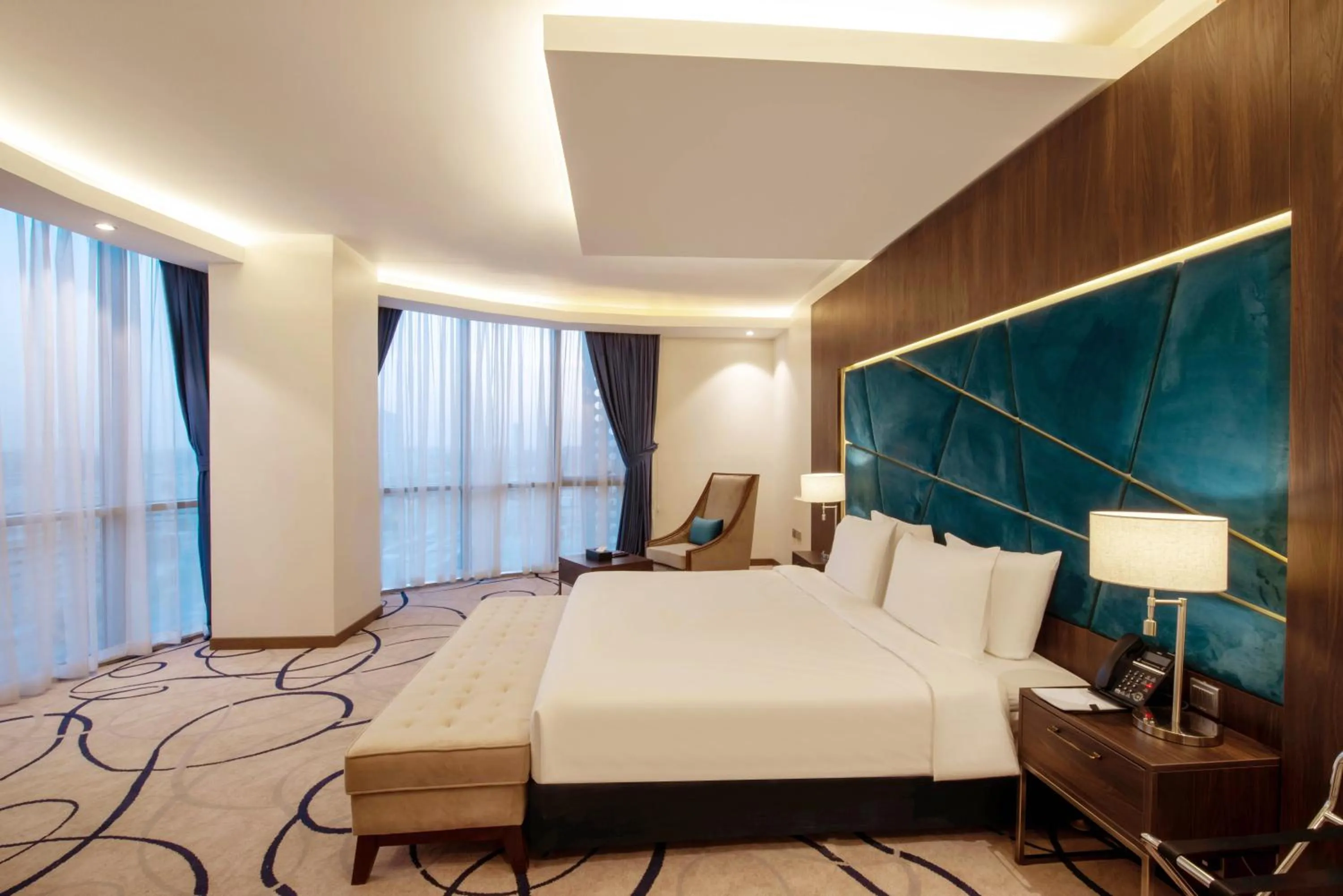 Bedroom, Bed in Warwick Riyadh Al Wezarat