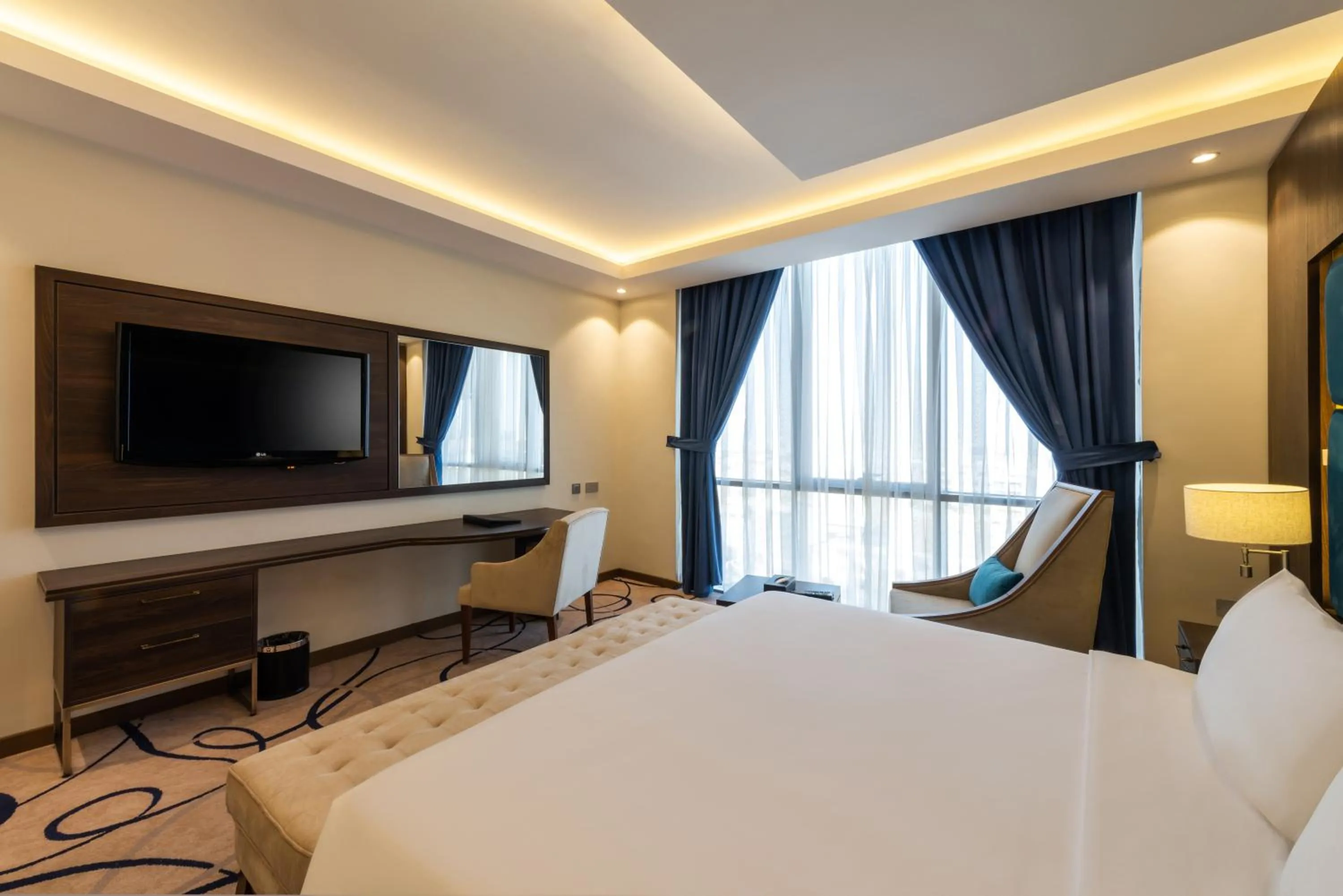 Living room, Bed in Warwick Riyadh Al Wezarat