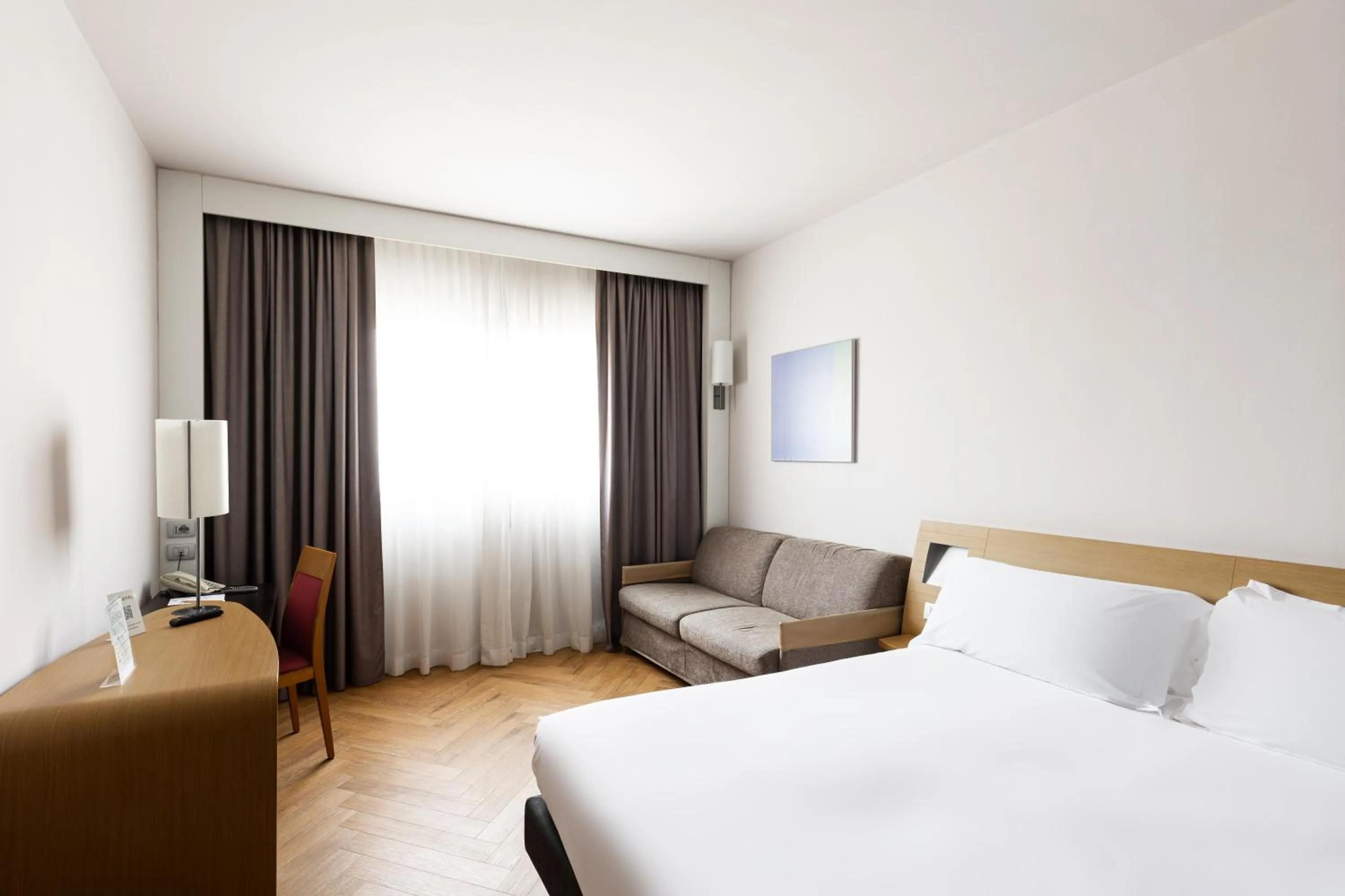 Bedroom, Bed in Novotel Caserta Sud