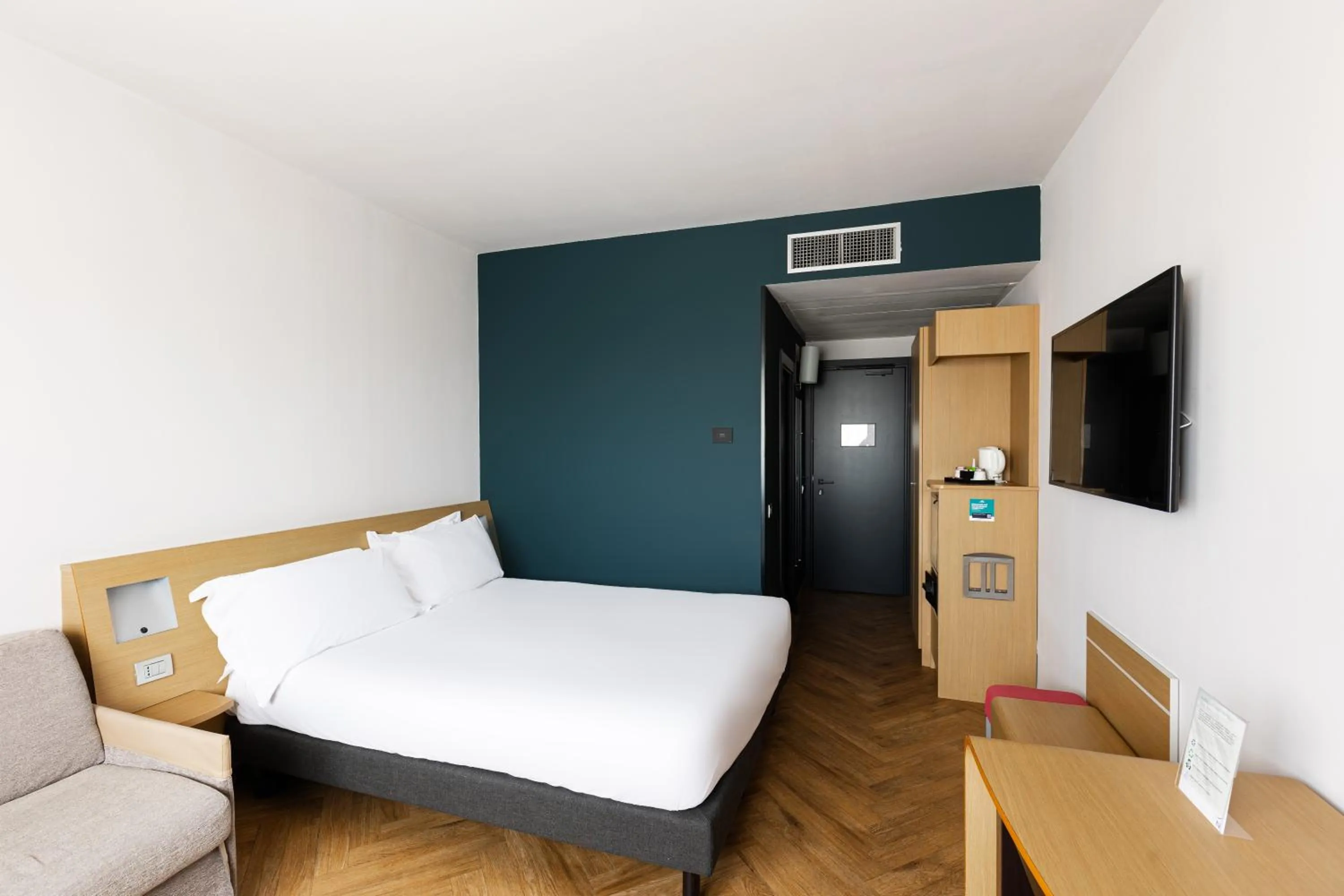 Bedroom, Bed in Novotel Caserta Sud