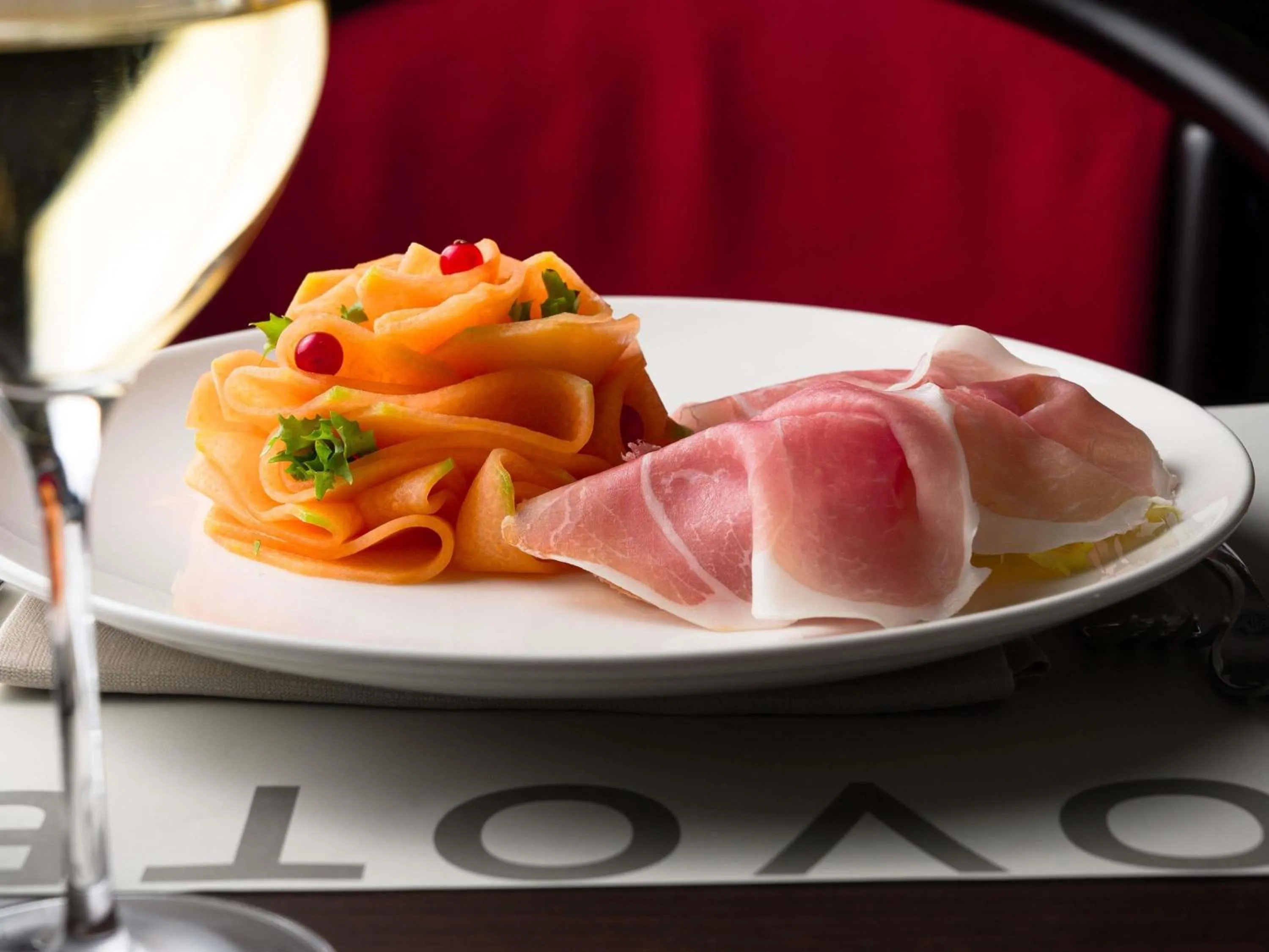 Restaurant/places to eat in Novotel Caserta Sud