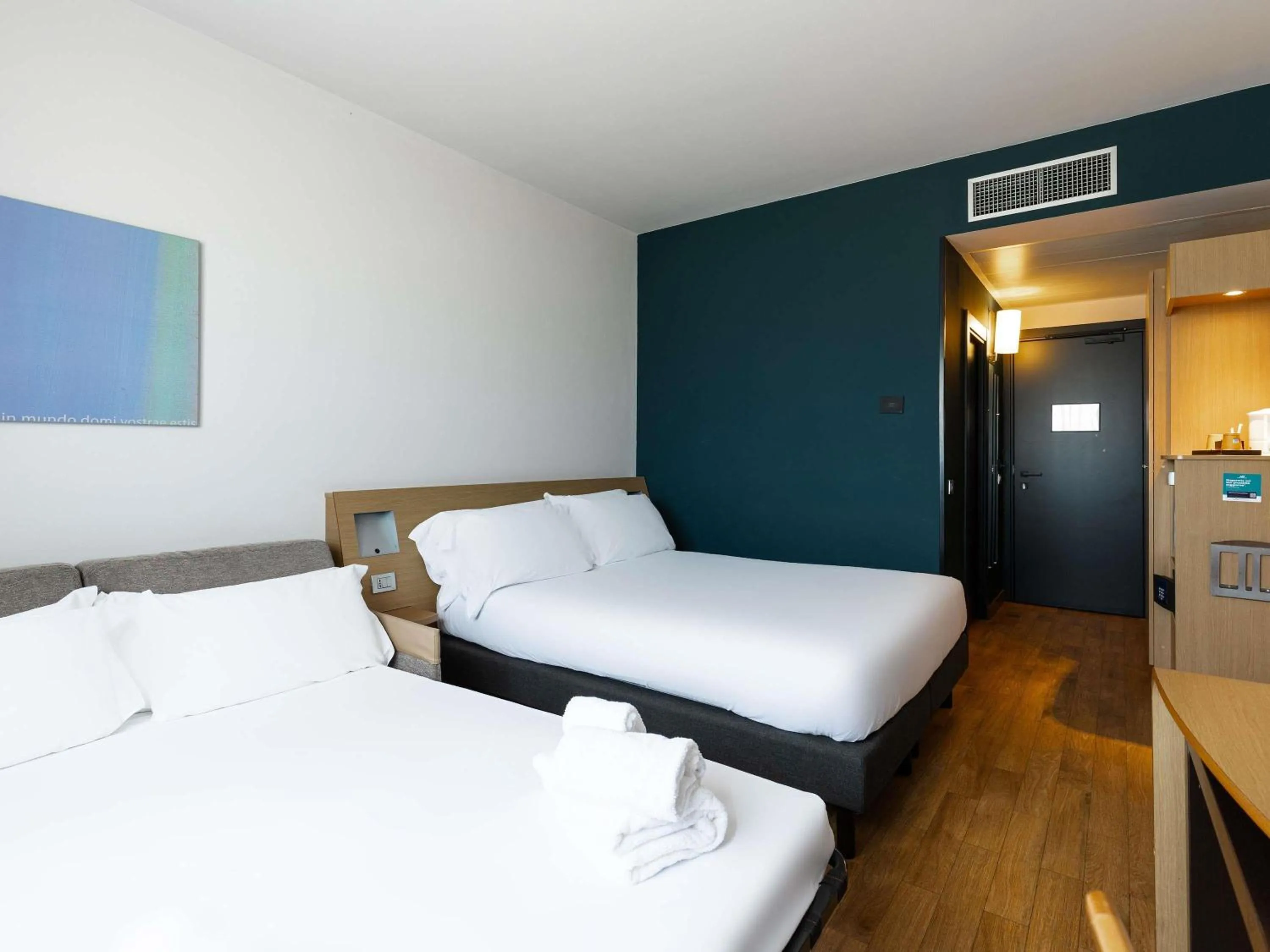 Bedroom, Bed in Novotel Caserta Sud