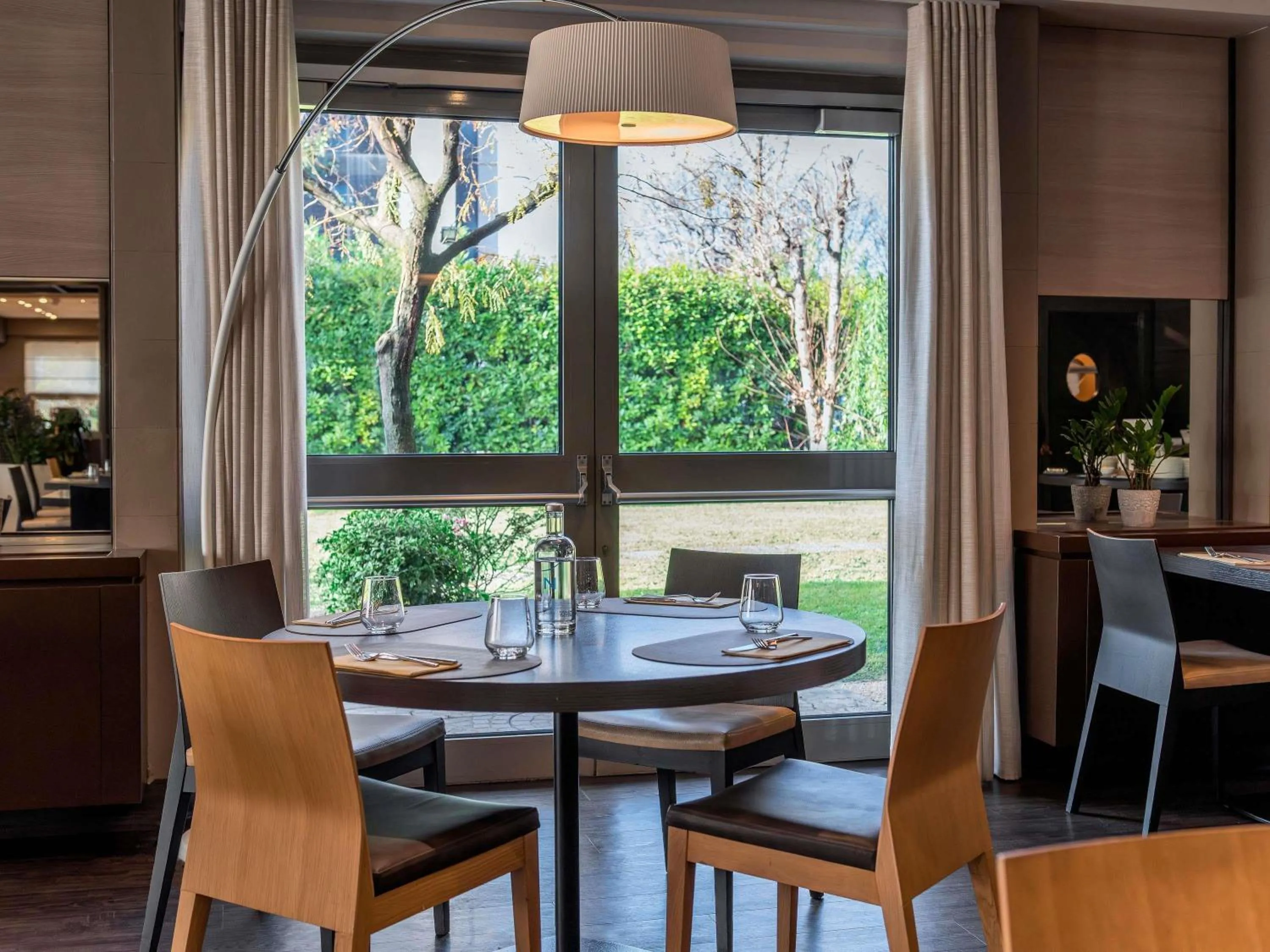 Restaurant/places to eat in Novotel Brescia Due