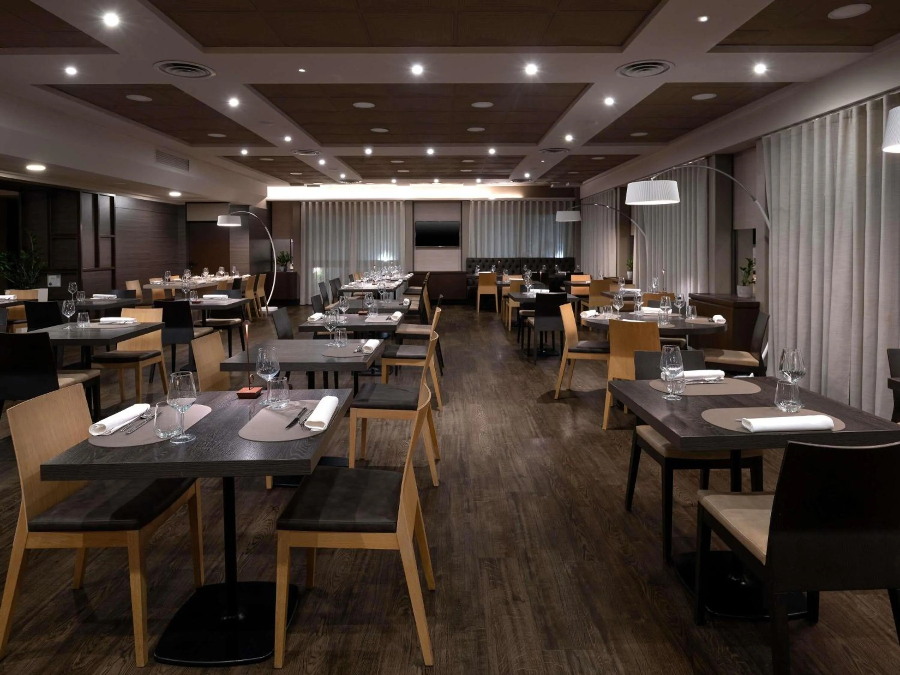Restaurant/places to eat in Novotel Brescia Due