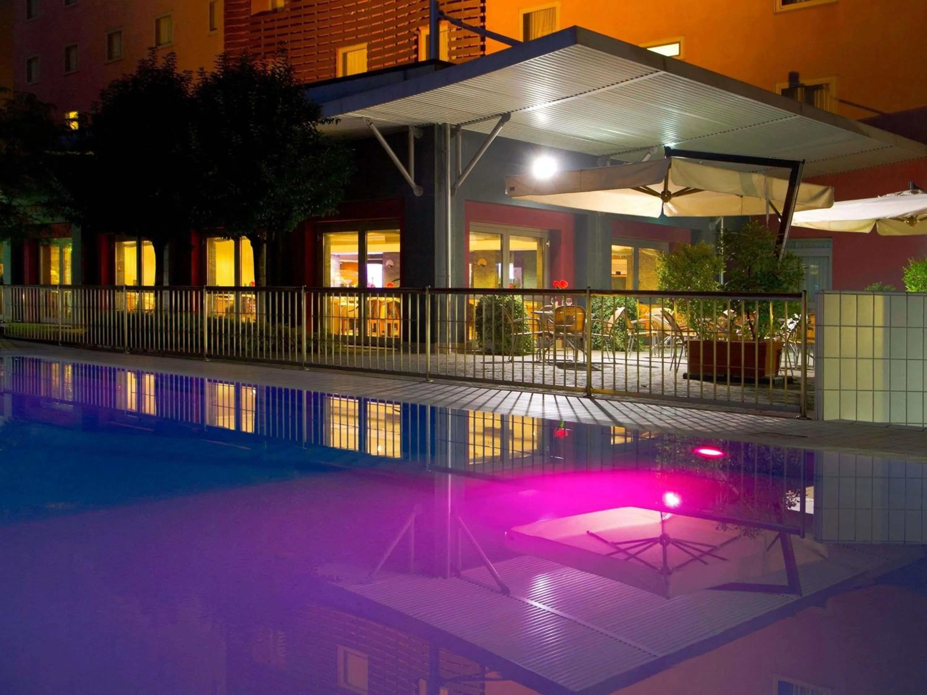 Pool view in Novotel Brescia Due