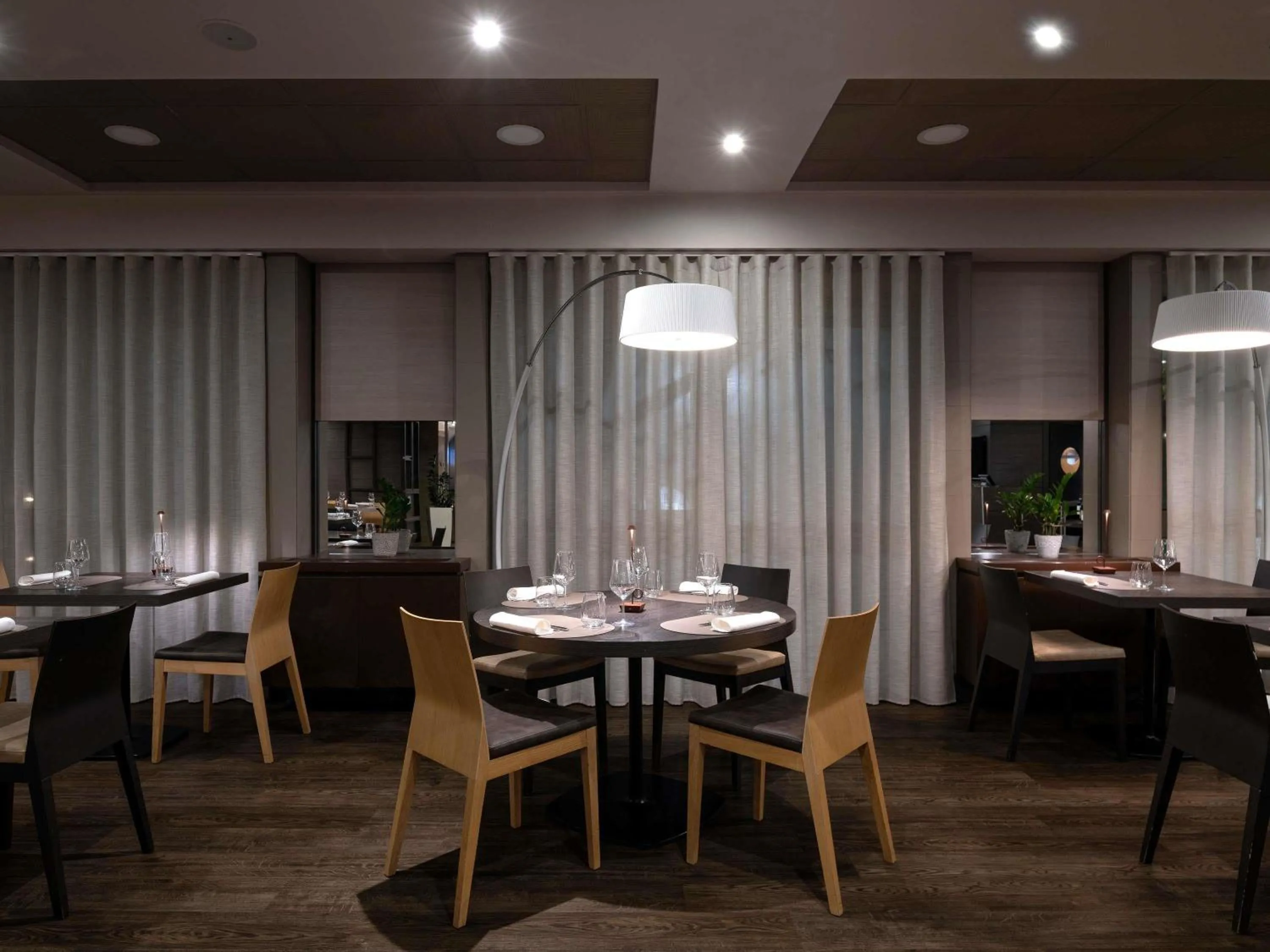 Restaurant/places to eat in Novotel Brescia Due