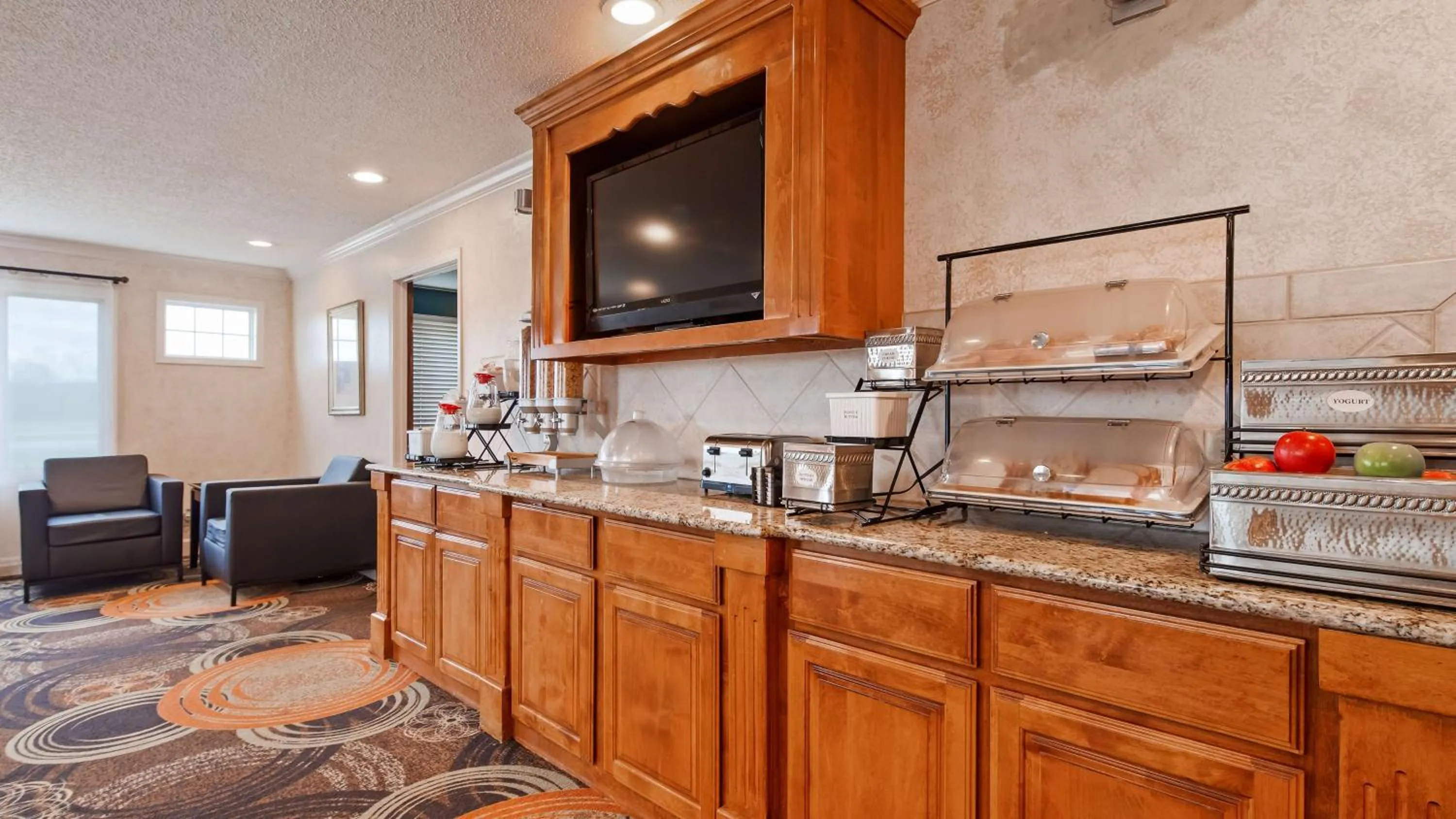 Breakfast in SureStay by Best Western Cameron