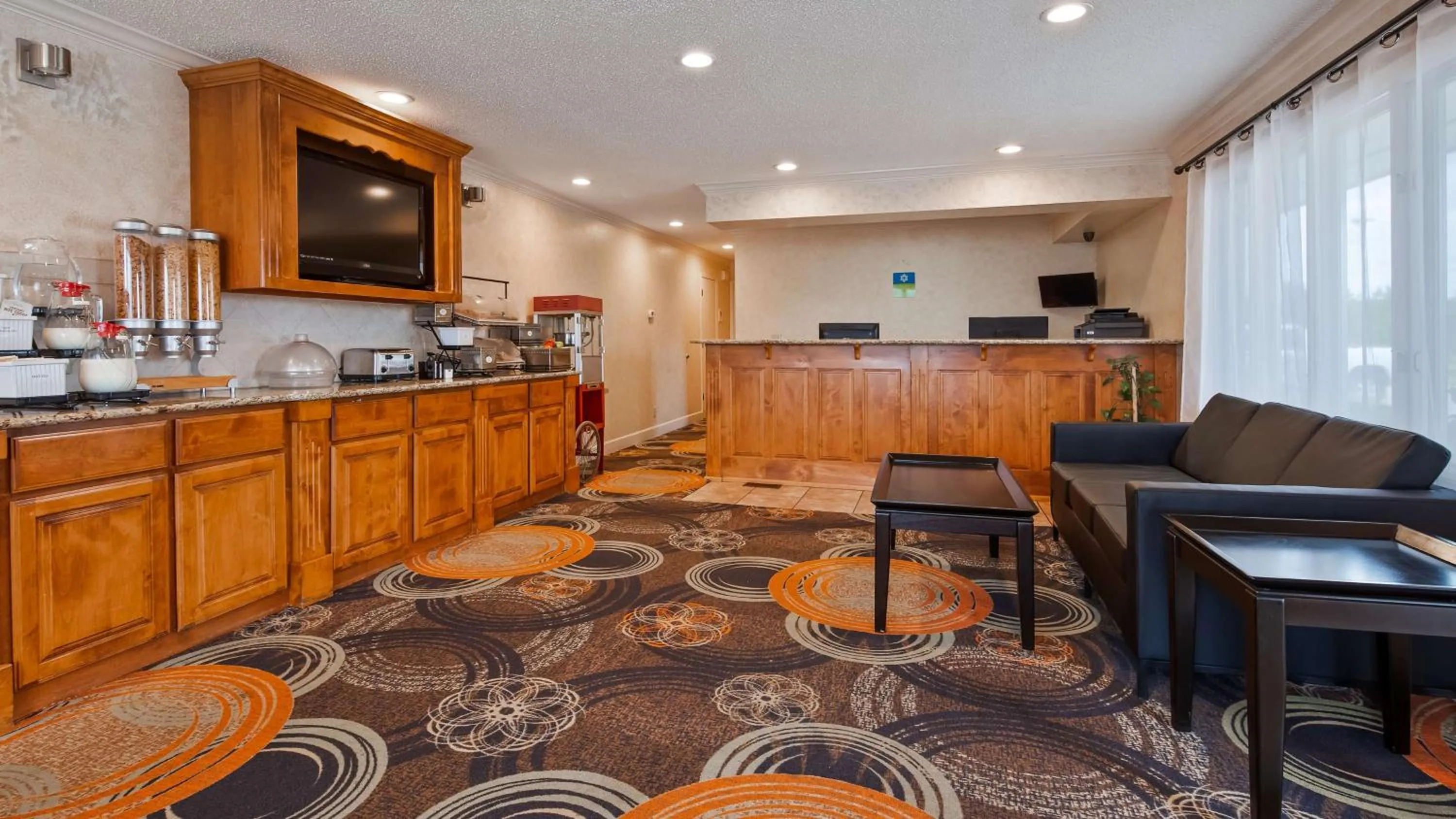 Lobby or reception in SureStay by Best Western Cameron