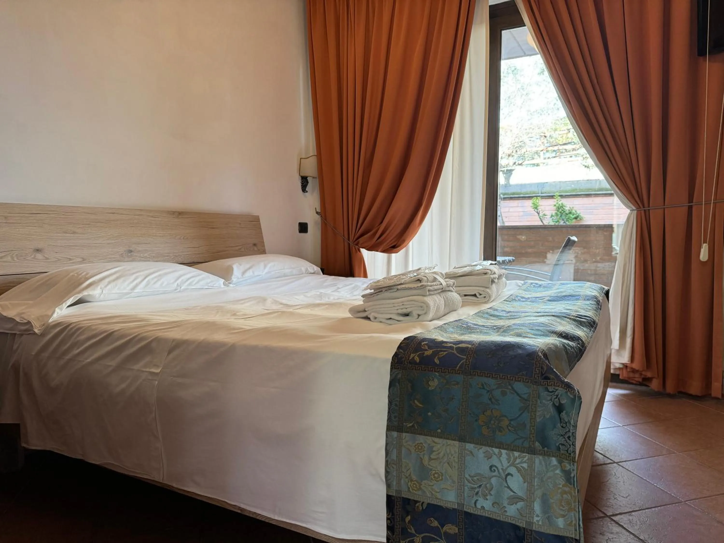 Bedroom, Bed in EURO HOUSE INN airport