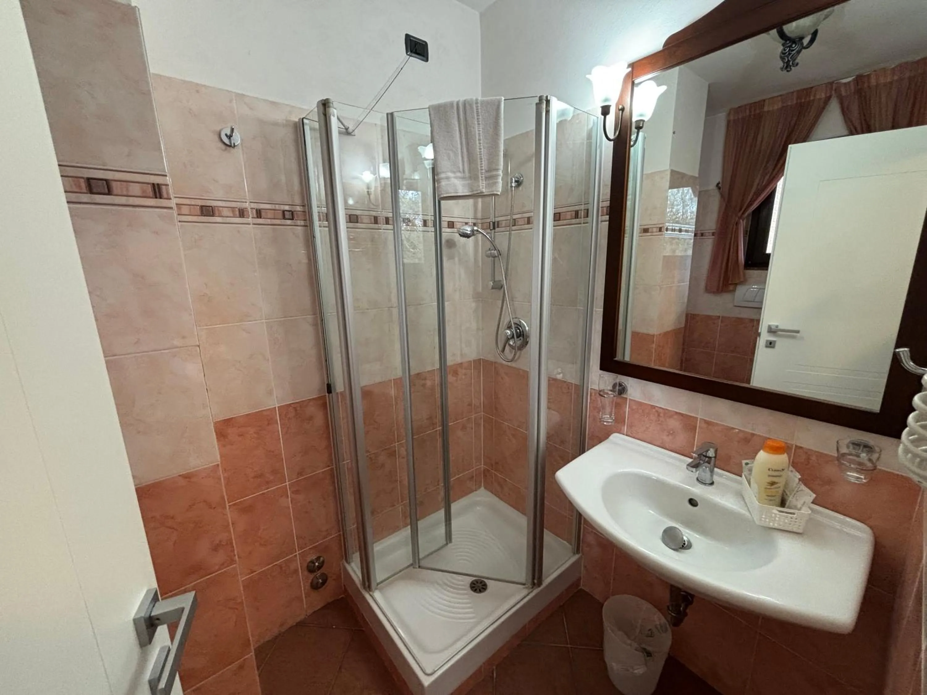 Shower in EURO HOUSE INN airport