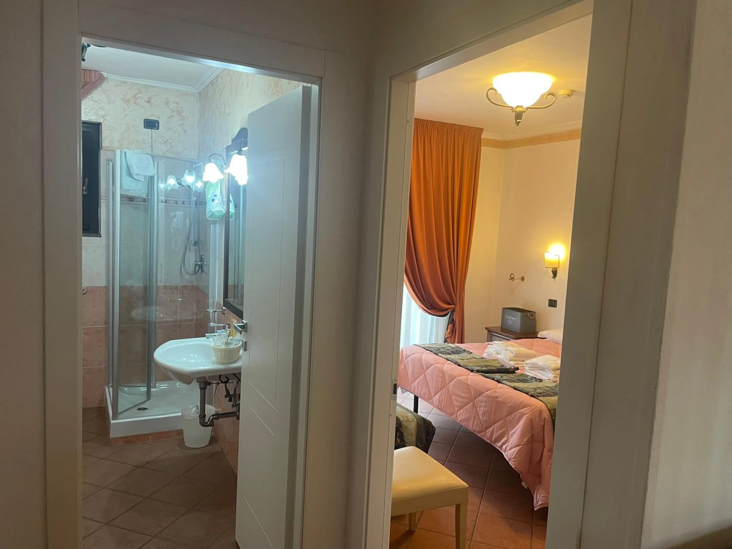 Bedroom, Bed in EURO HOUSE INN airport