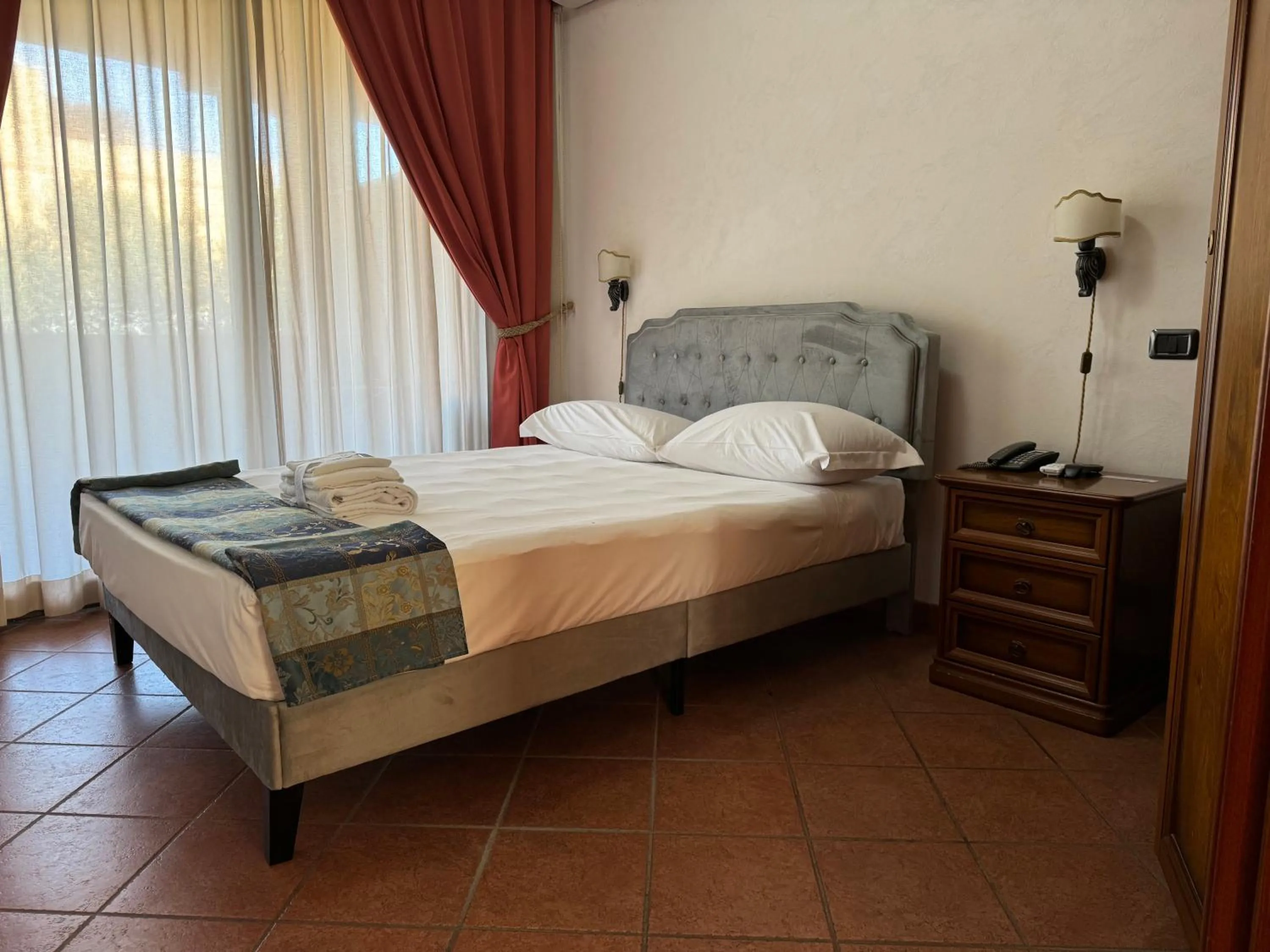 Bed in EURO HOUSE INN airport