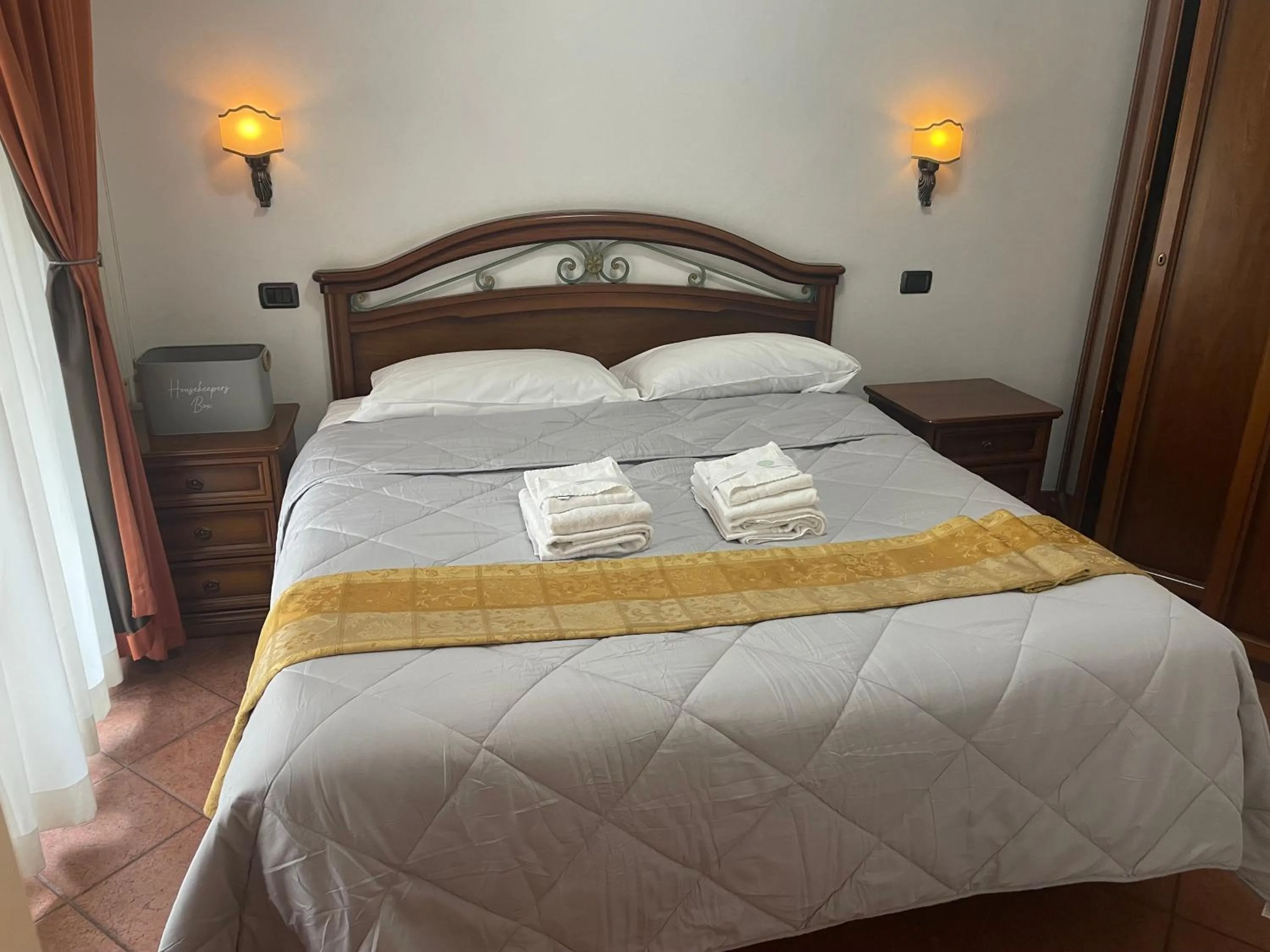 Bedroom, Bed in EURO HOUSE INN airport