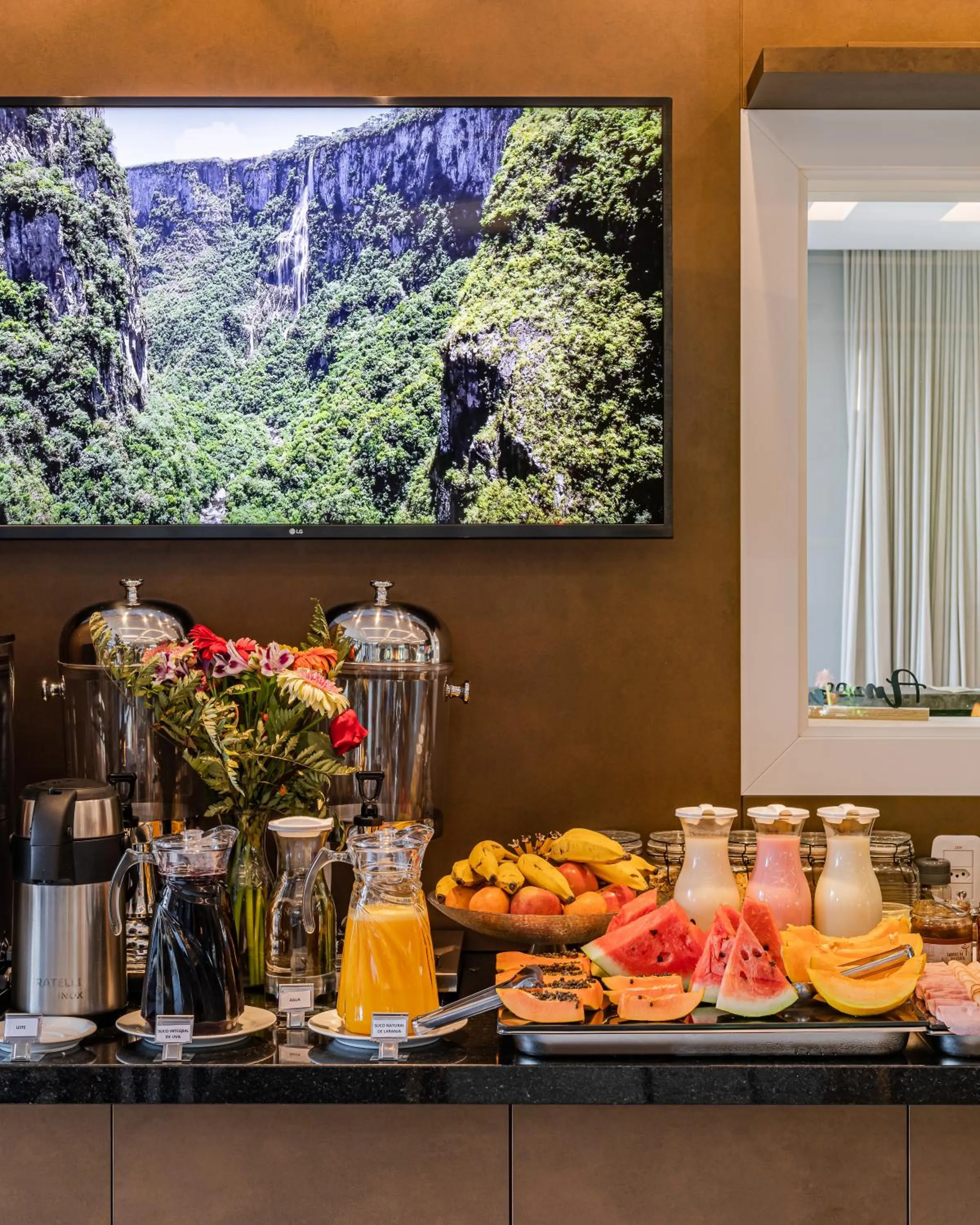 Buffet breakfast in Pousada Serra Verde