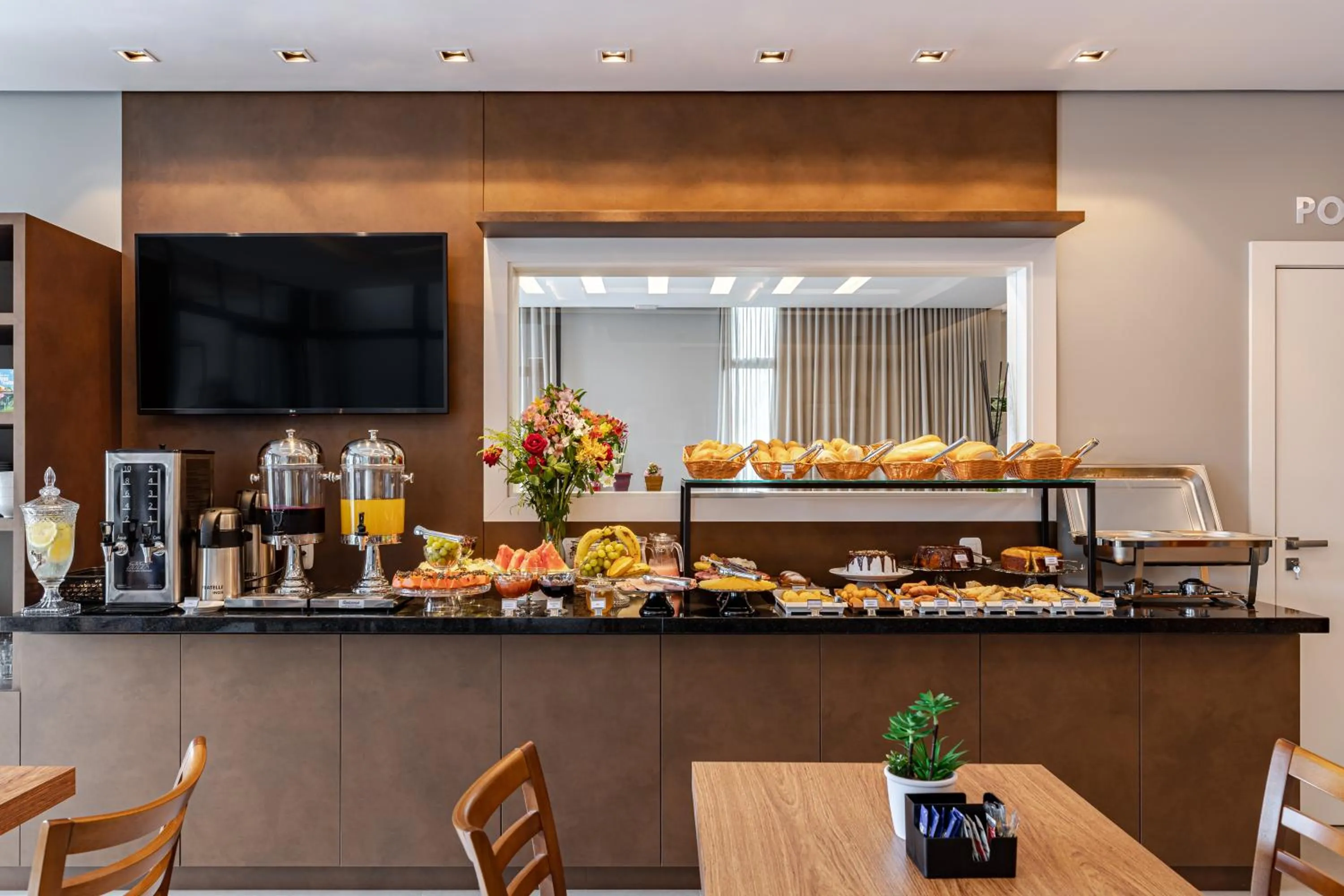 Buffet breakfast in Pousada Serra Verde