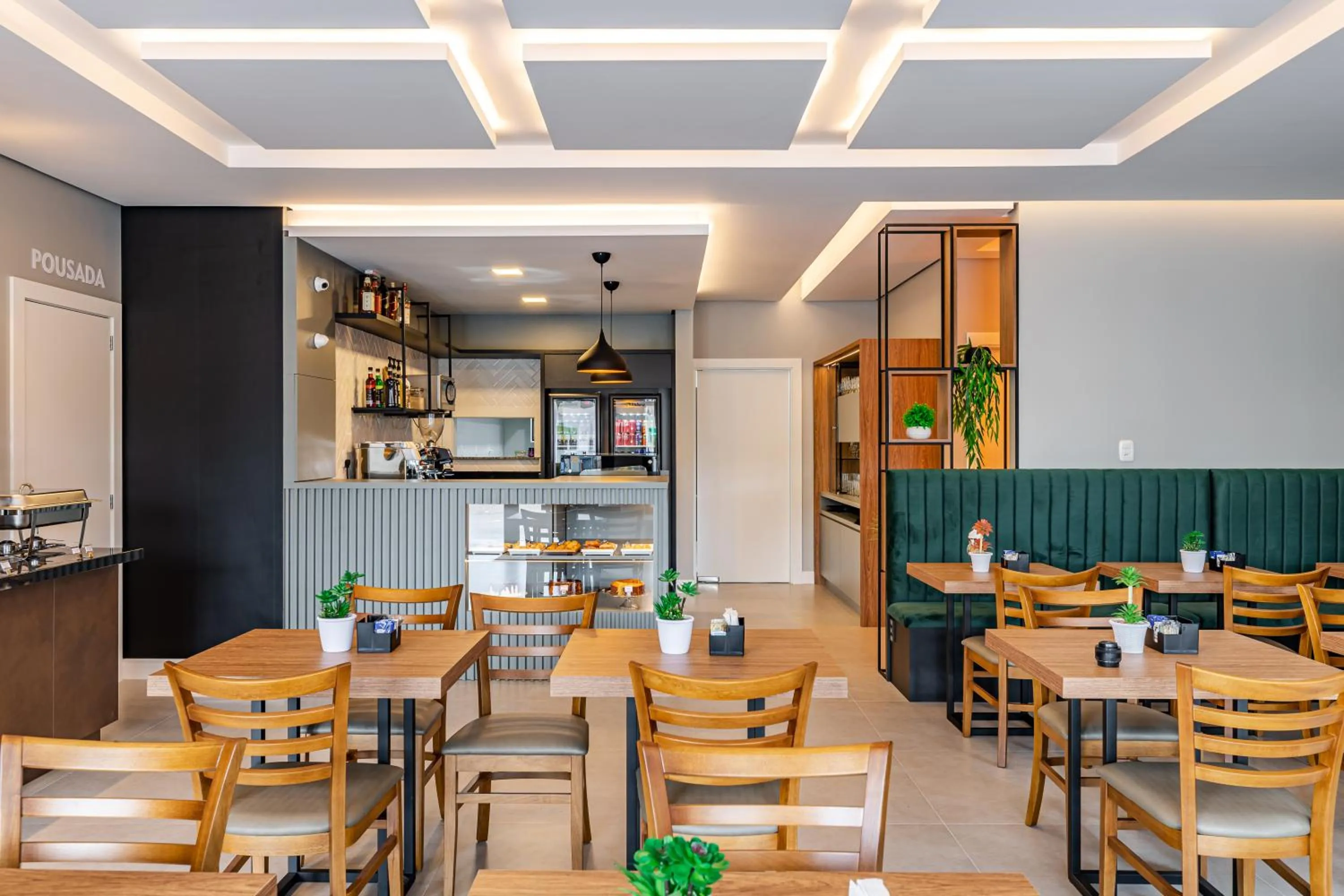 Restaurant/places to eat in Pousada Serra Verde