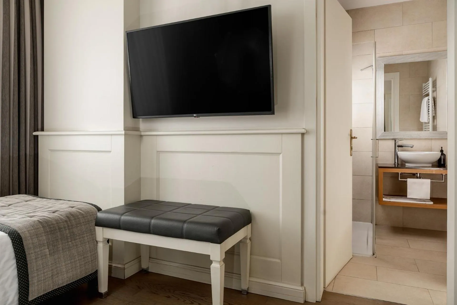 Bedroom, Bed in Hotel Campo Marzio