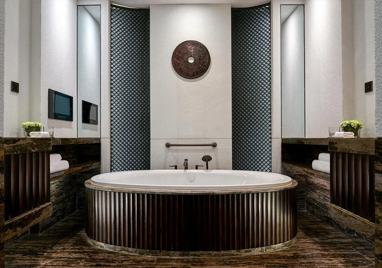 Hot Tub in Park Hyatt Changbaishan