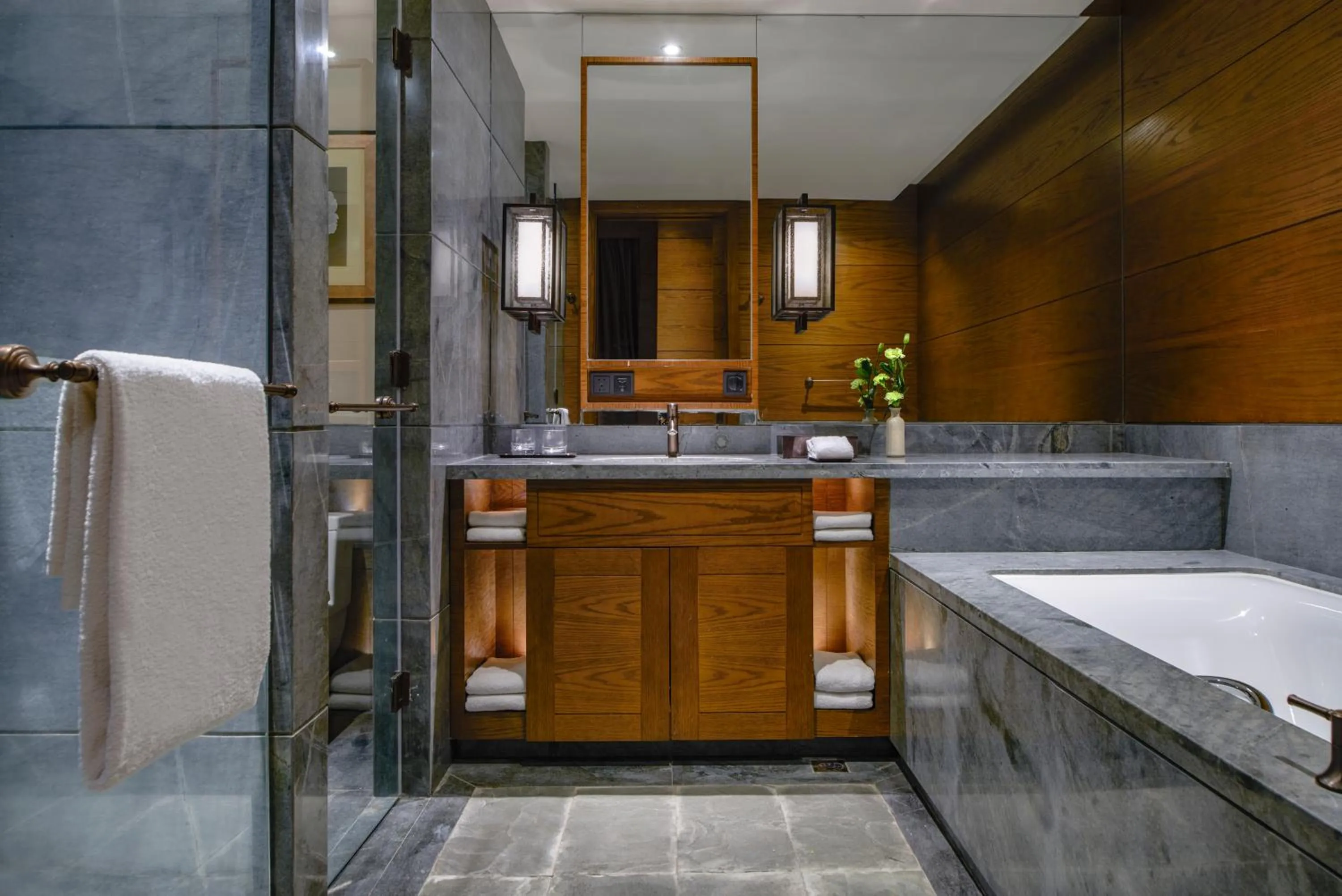 Hot Tub in Hyatt Regency Changbaishan