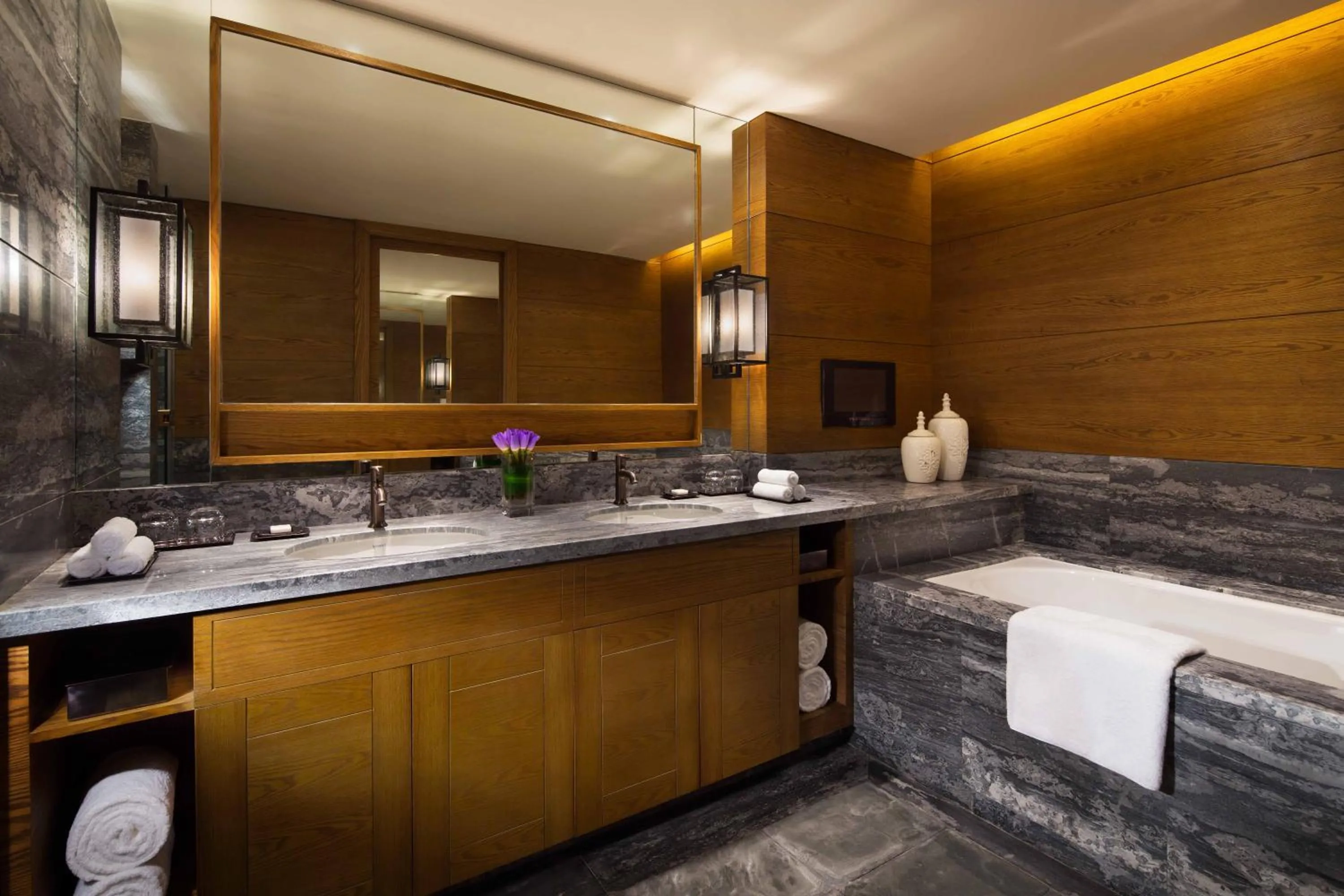 Bathroom in Hyatt Regency Changbaishan