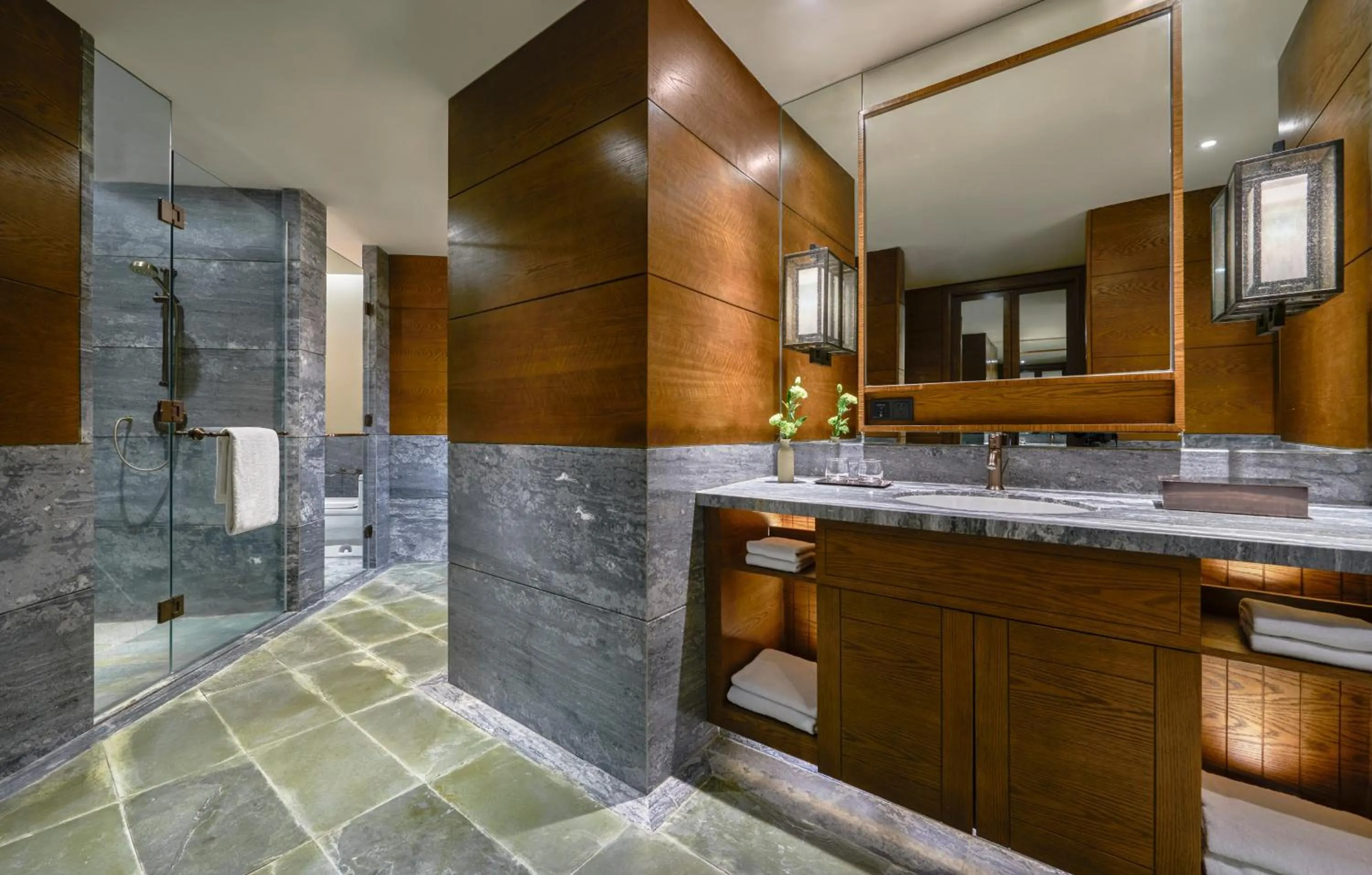 Hot Tub in Hyatt Regency Changbaishan