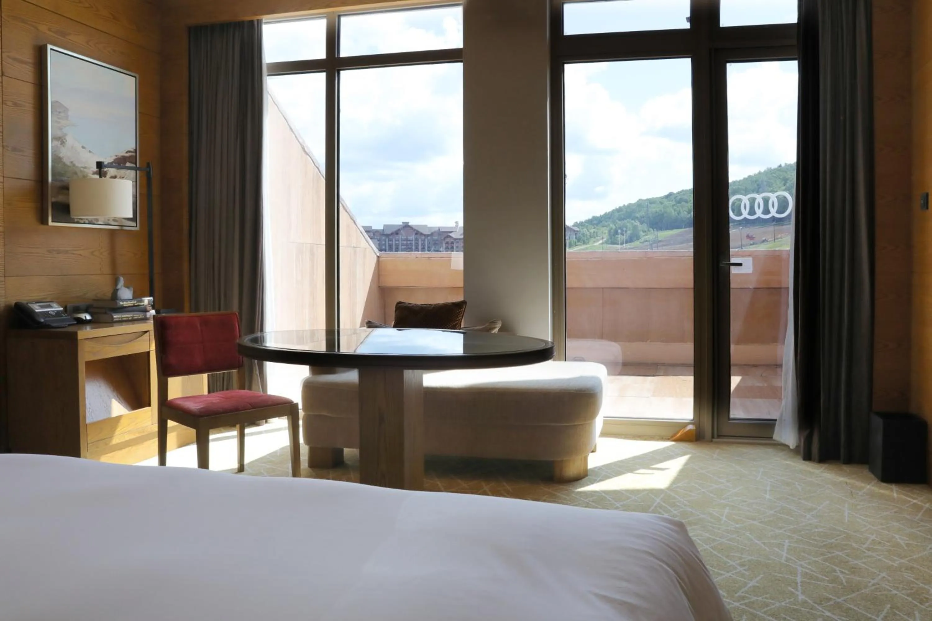 Photo of the whole room, Bed in Hyatt Regency Changbaishan