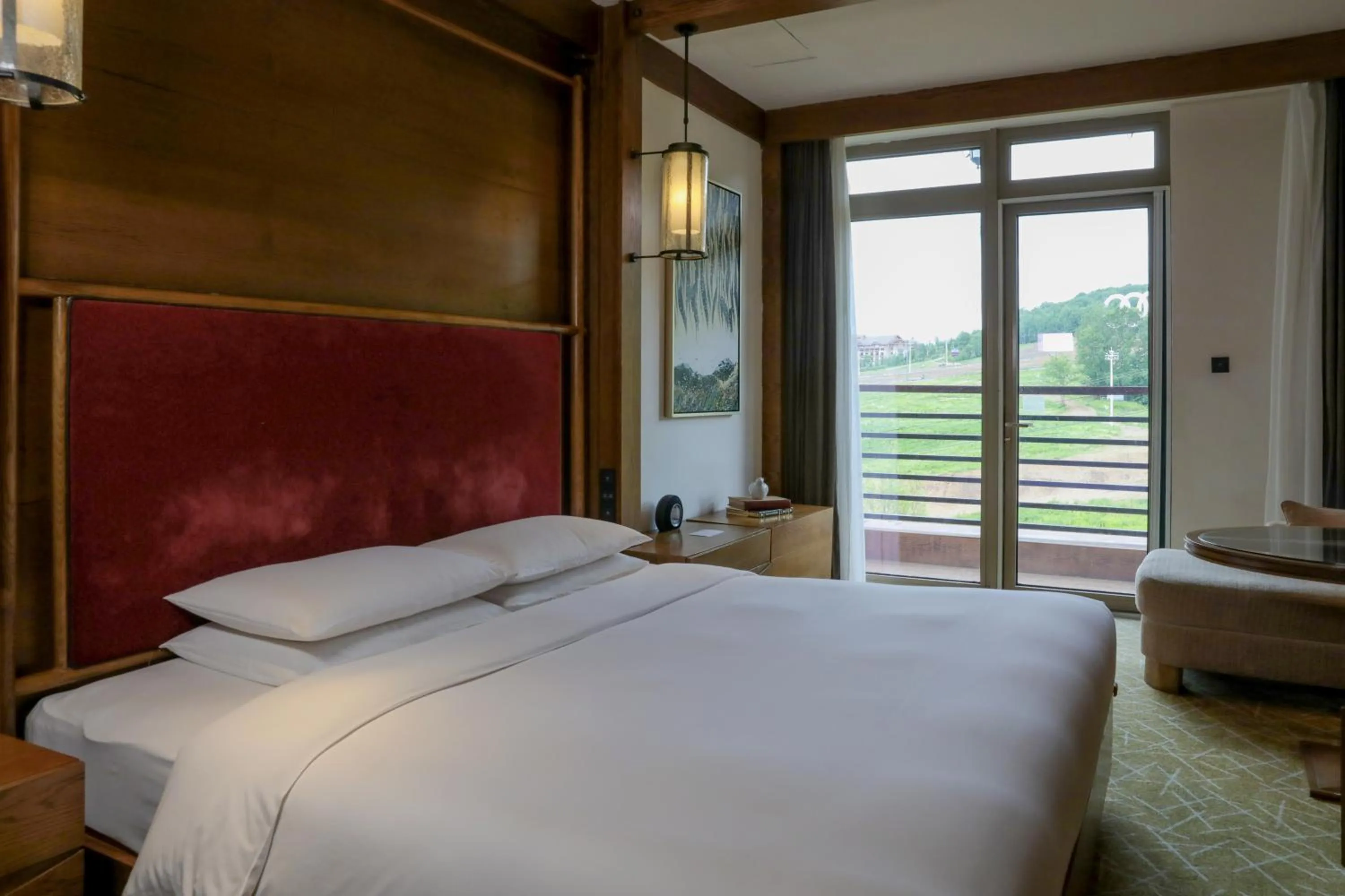 Bed in Hyatt Regency Changbaishan