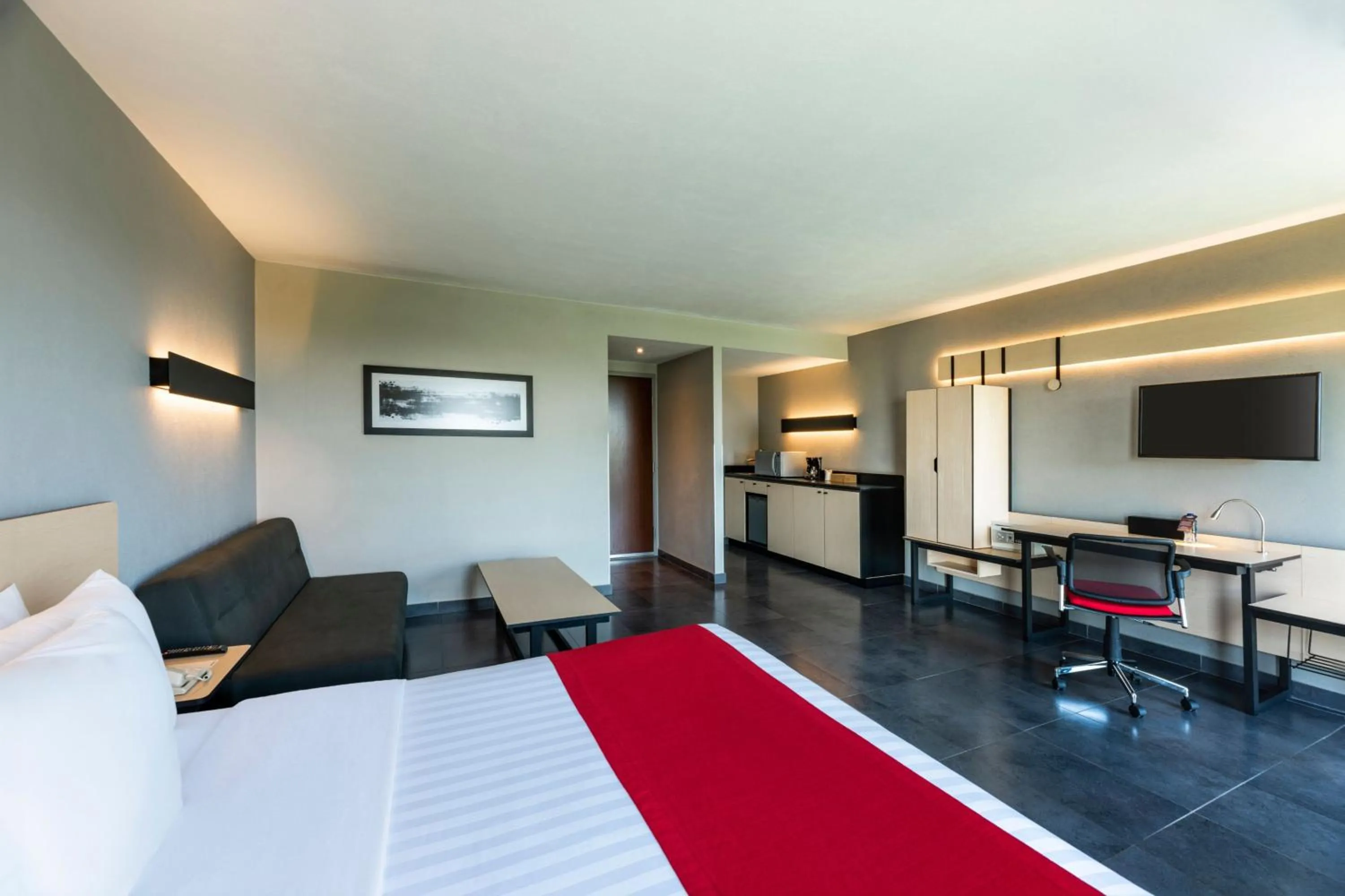 Bedroom, Bed in City Express Plus by Marriott Cali Colombia