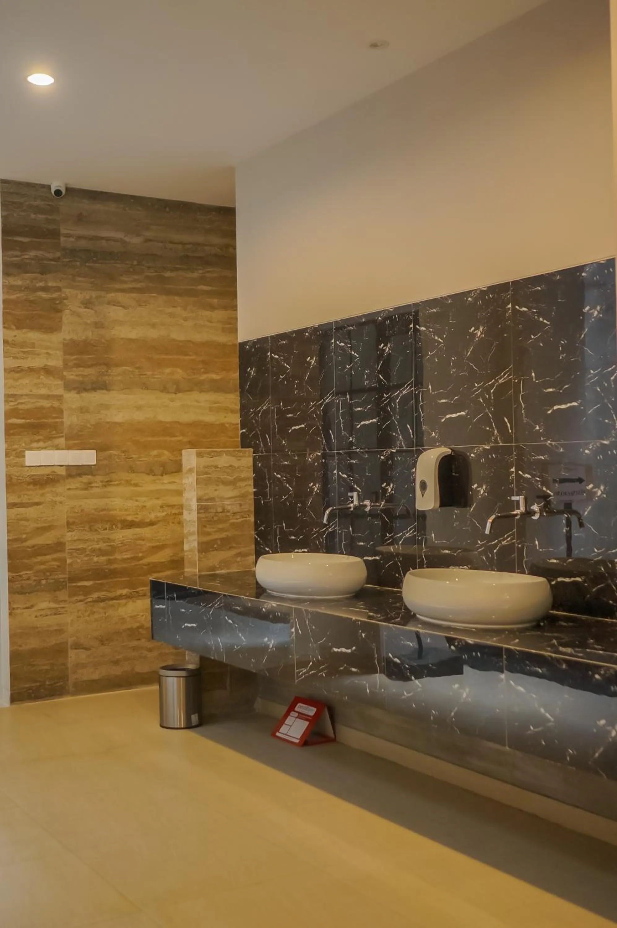 Toilet in Front One King Hotel Tuban