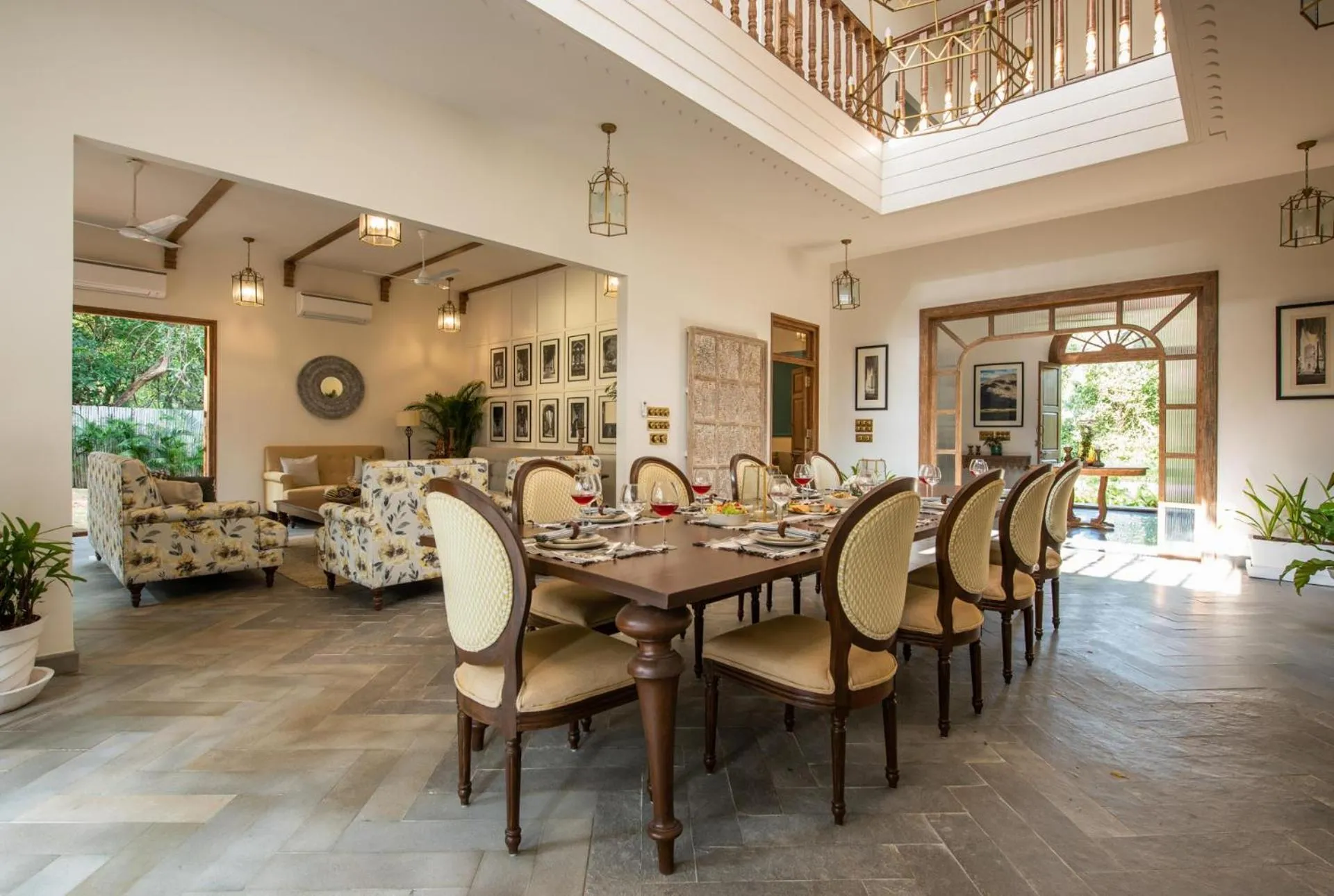 Dining area in LohonoStays Estate de Escobar