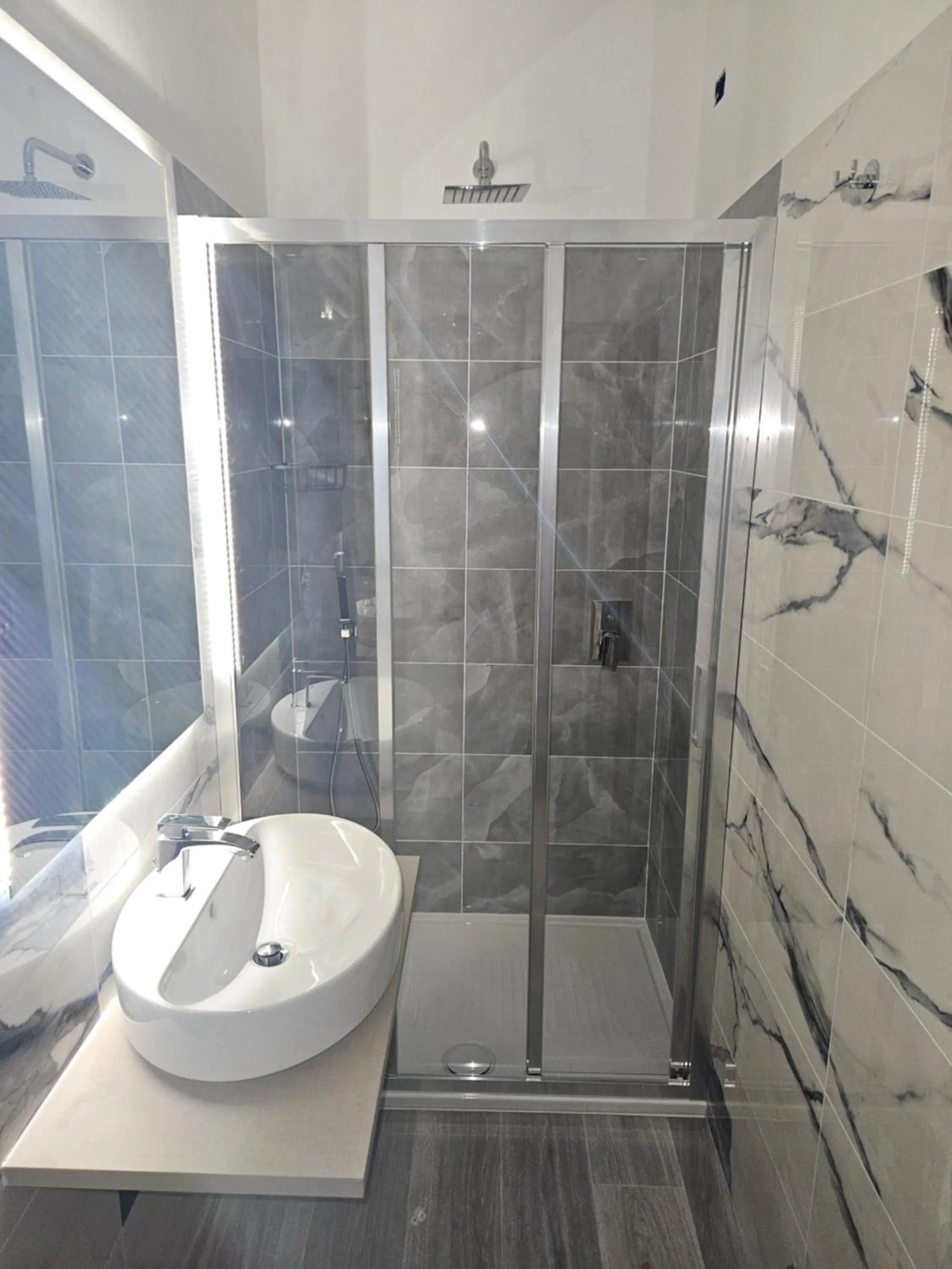 Bathroom in Hotel Trasimeno Bittarelli