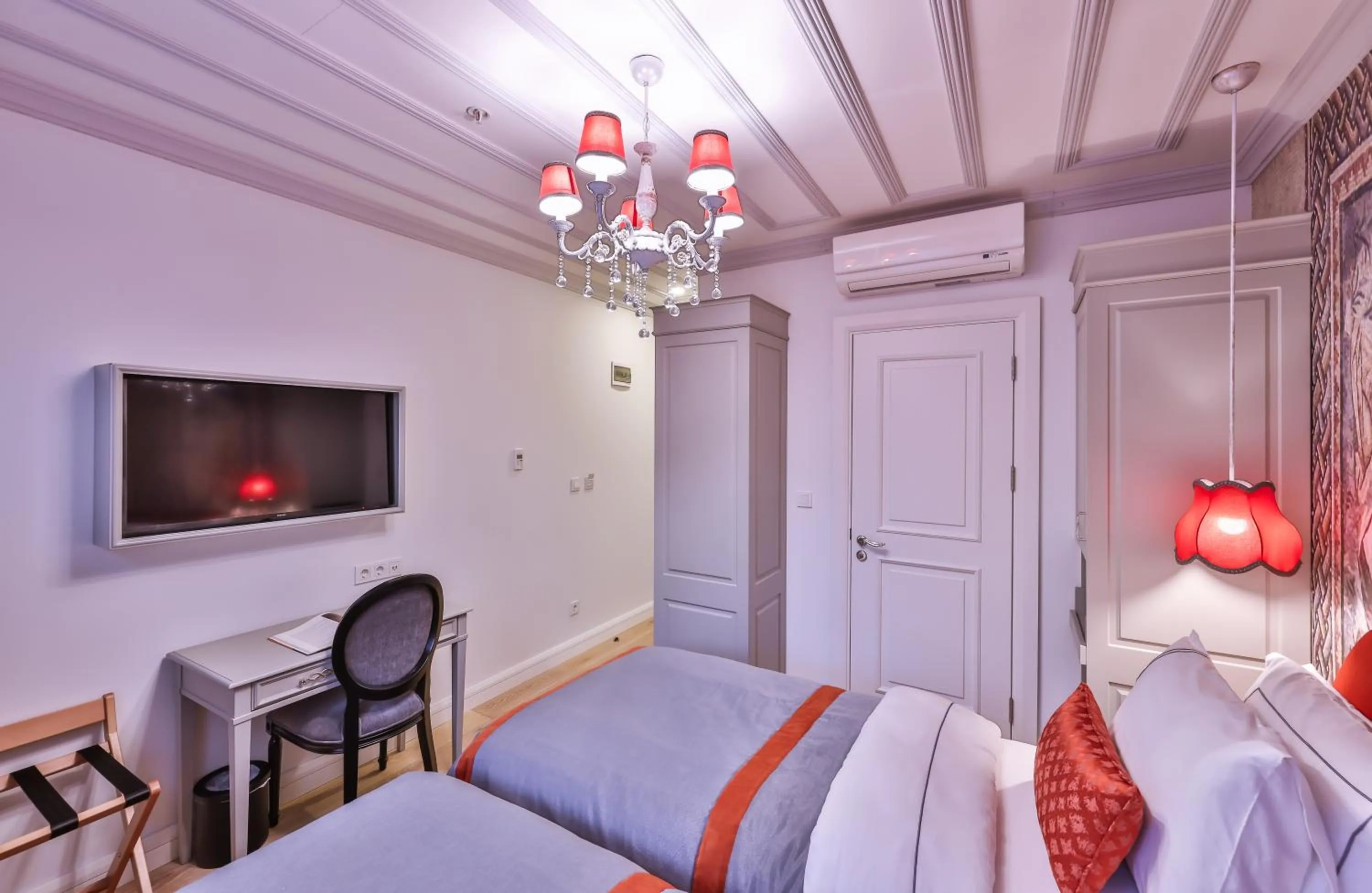 Bedroom, Bed in 9 Doors Hotel