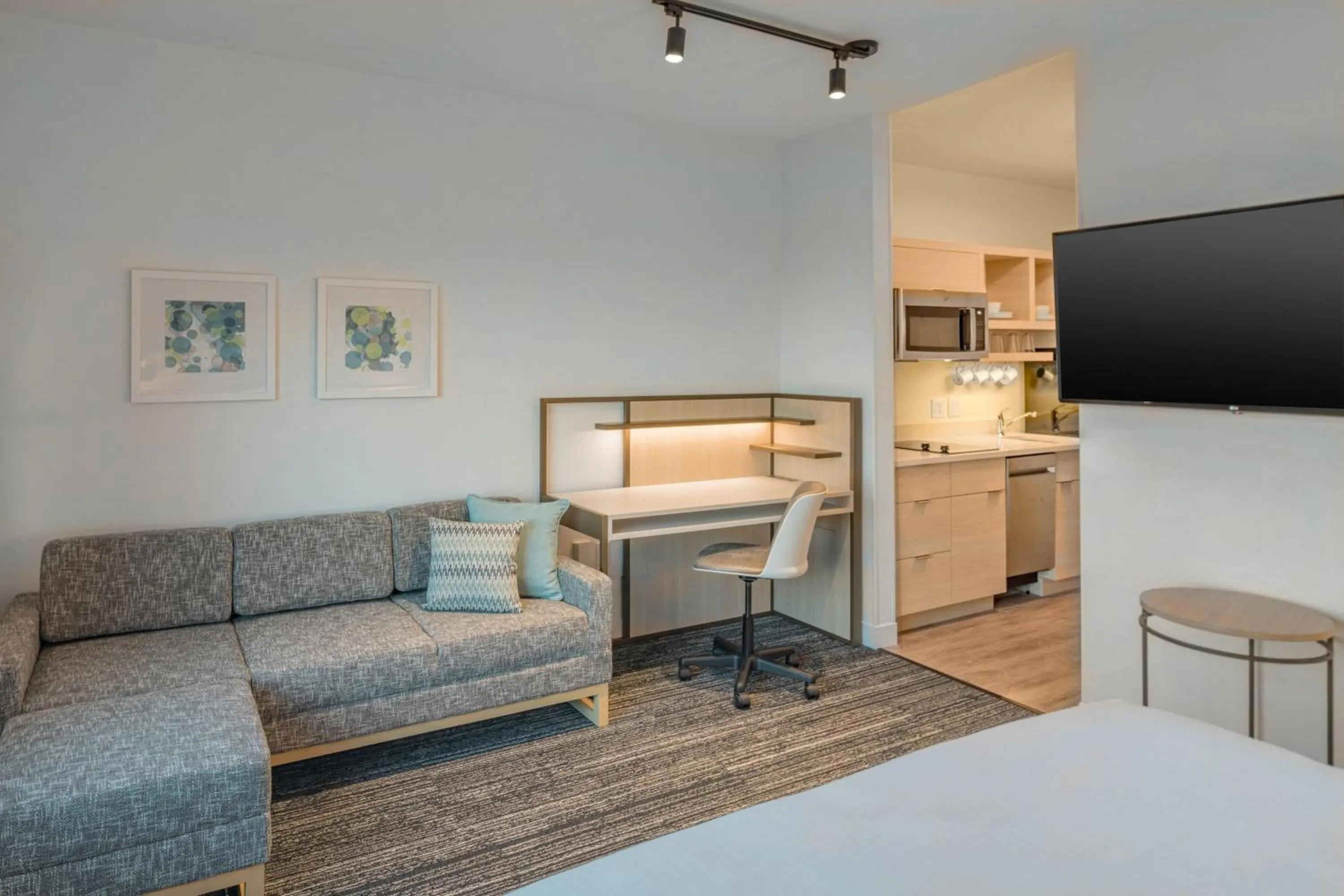 Lounge or bar, Bed in TownePlace Suites by Marriott Dallas Rockwall