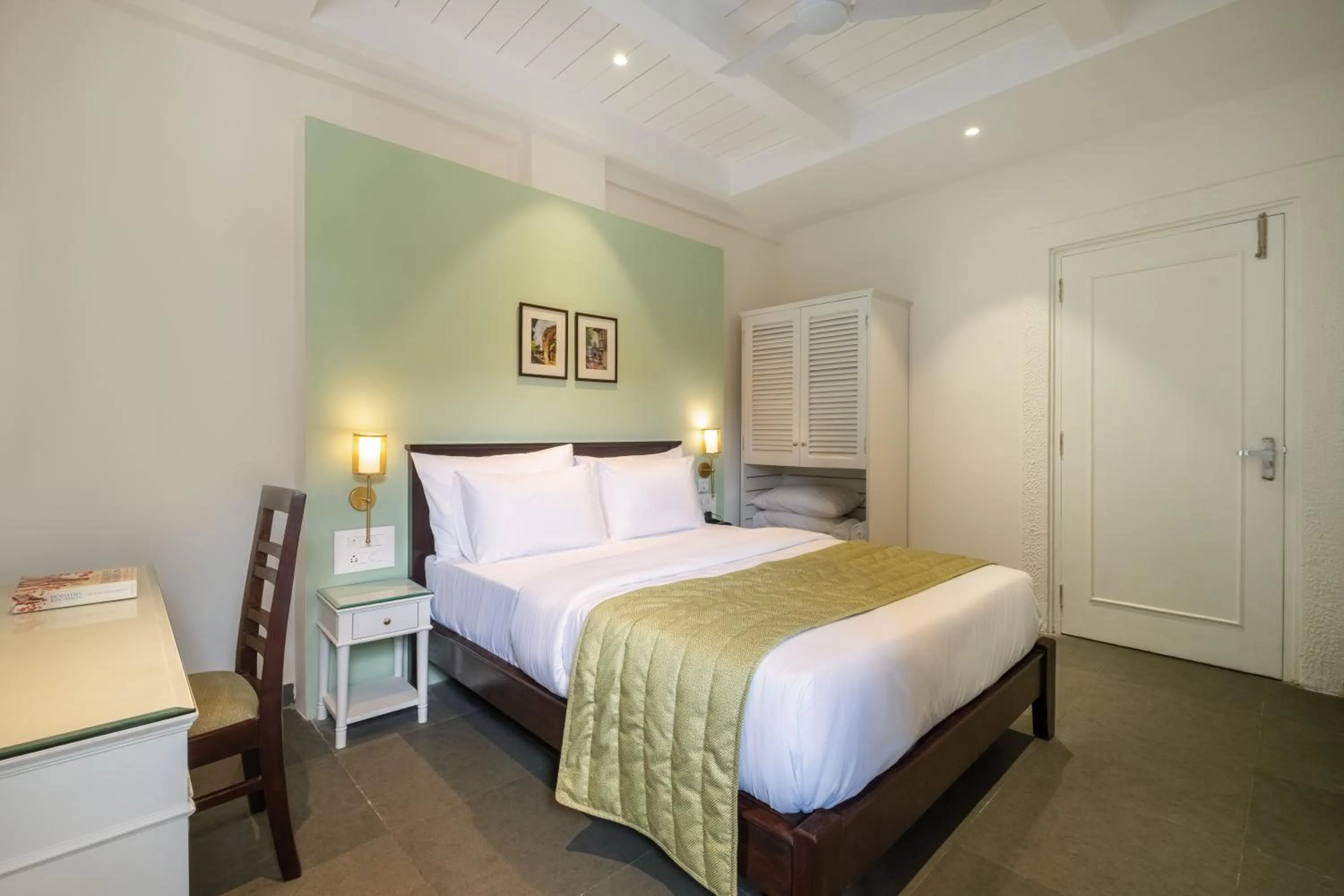 Photo of the whole room, Bed in O Pierre - Fontainhas