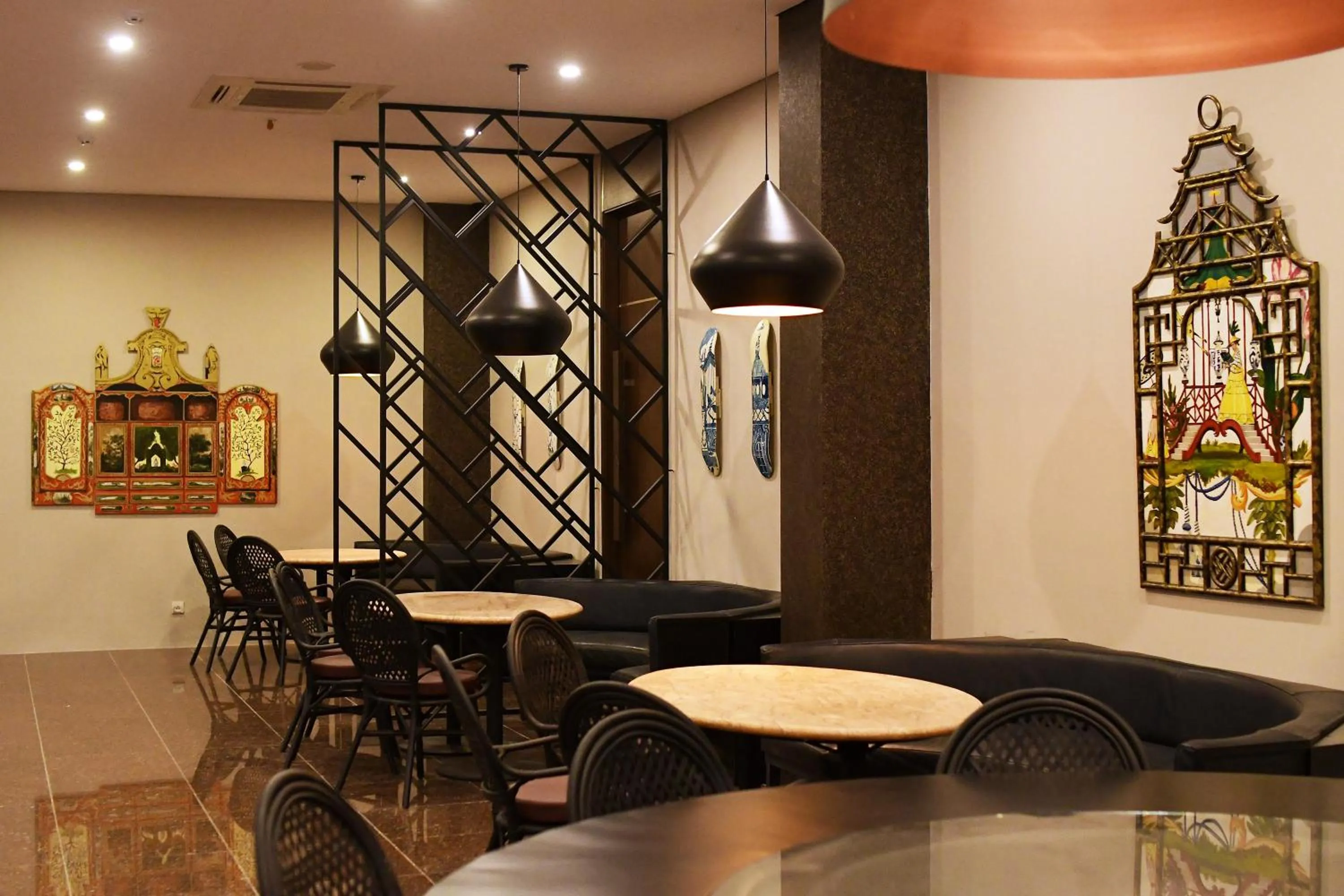 Restaurant/places to eat in Hotel Eastern Bojonegoro