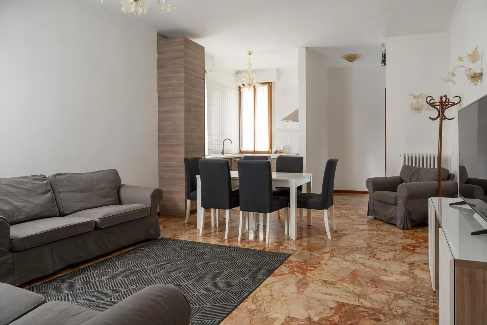 Seating area in Hotel Montecarlo