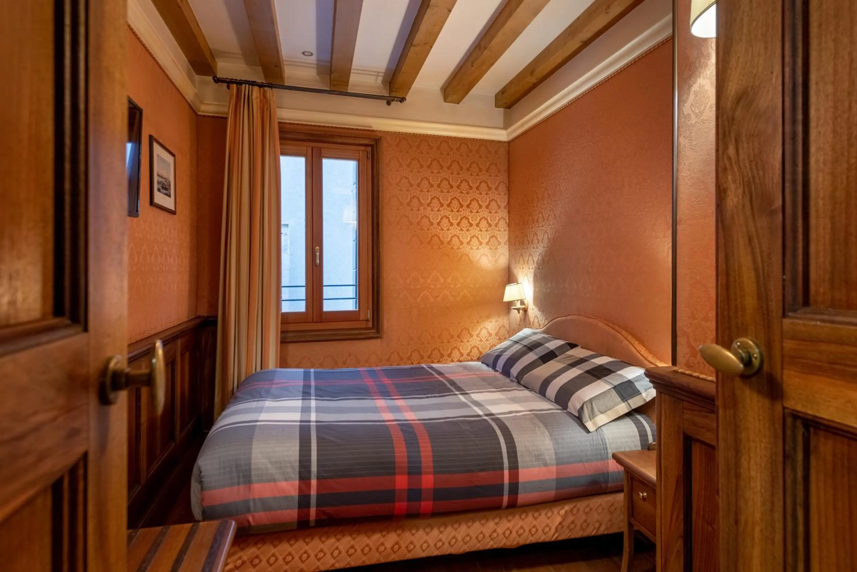 Bedroom, Bed in Hotel Montecarlo