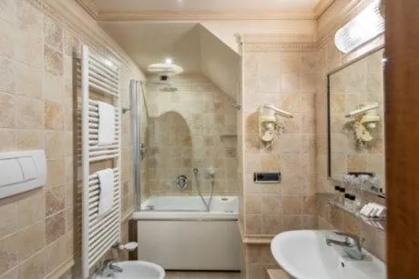 Bath in Hotel Montecarlo