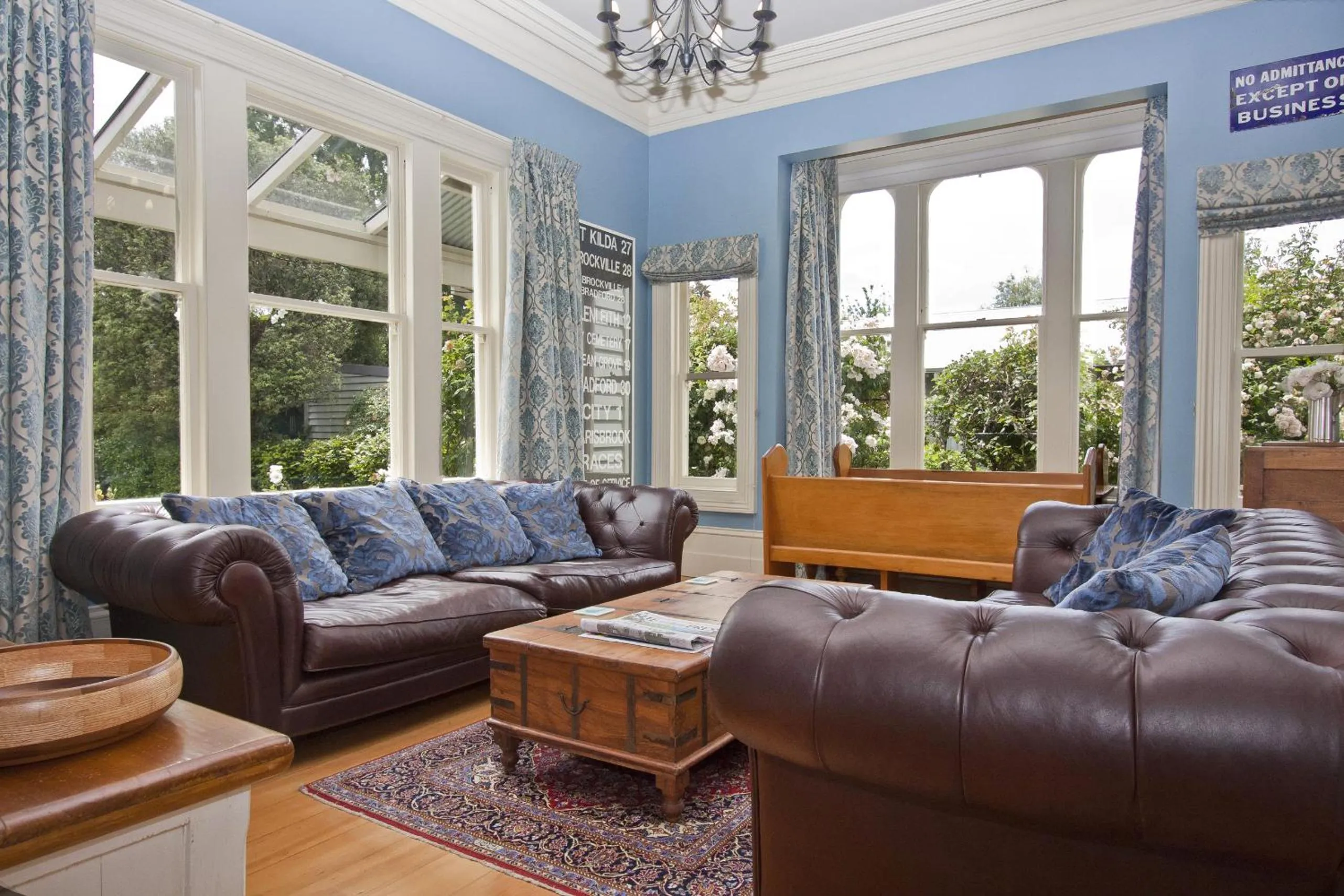 Lounge or bar in Lilac Rose Boutique Bed and Breakfast