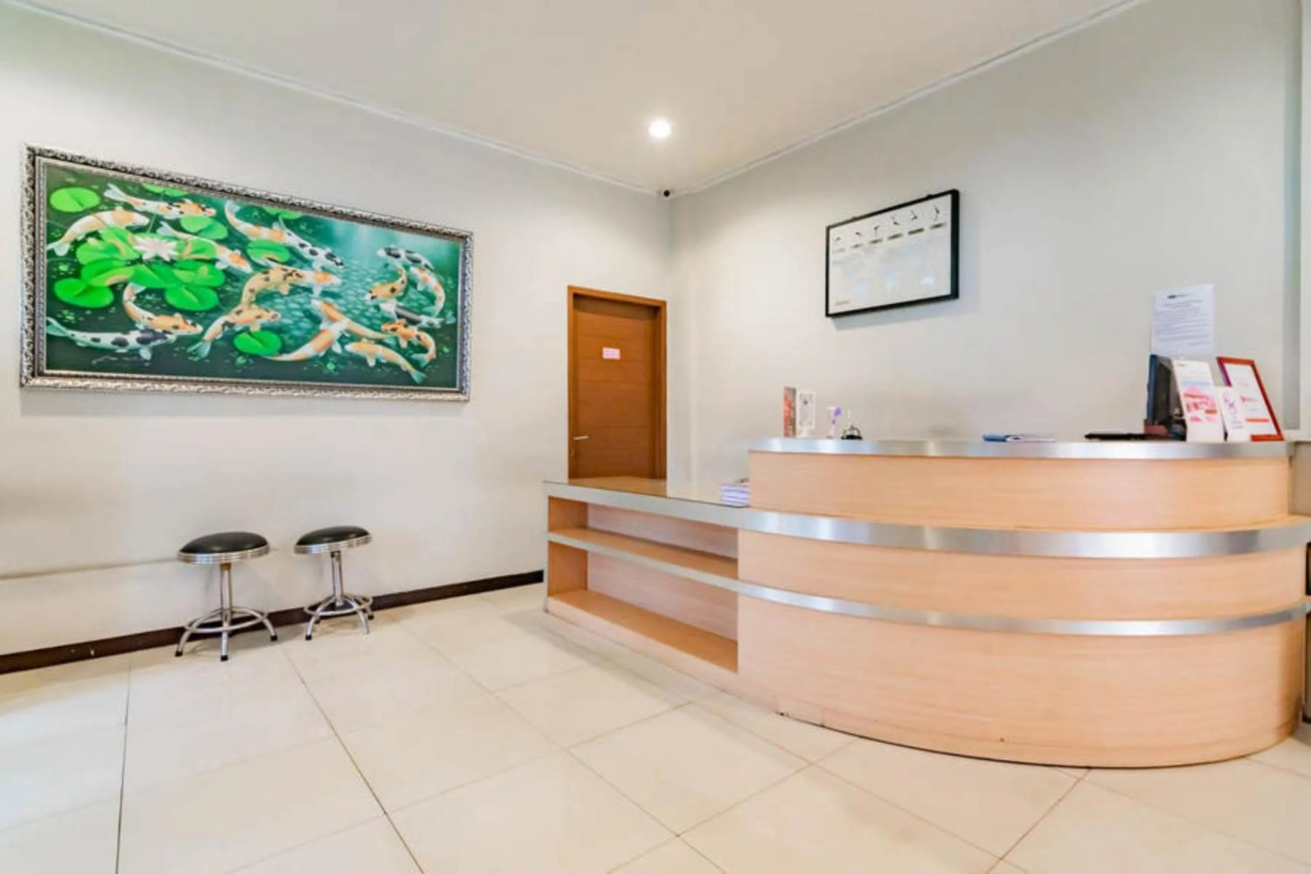 Lobby or reception in RedDoorz near Lembang Park & Zoo 2
