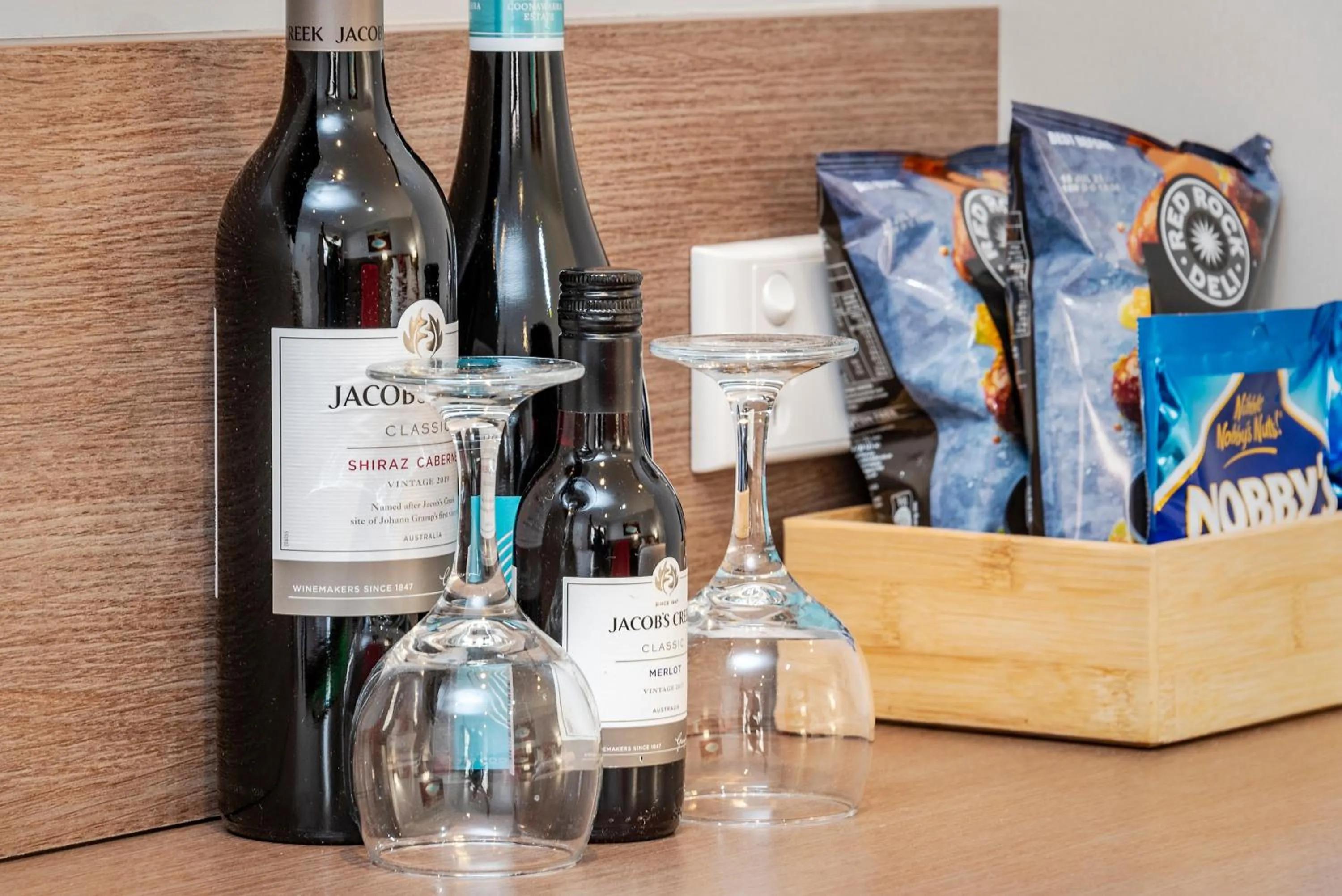 Drinks in Roma Inland Motor Inn