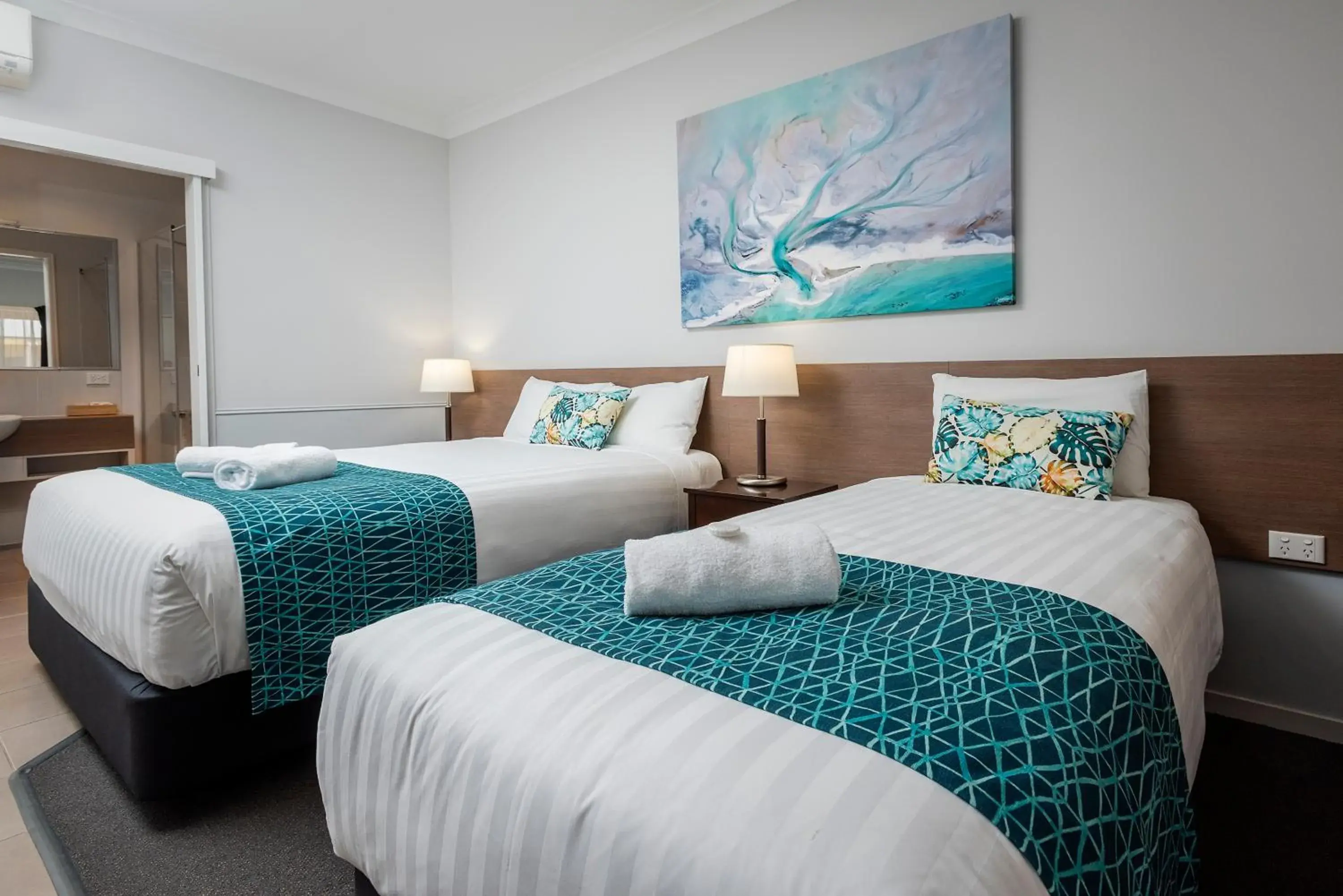 Queen or Twin Suite in Roma Inland Motor Inn Queen or Twin Suite in Roma Inland Motor Inn