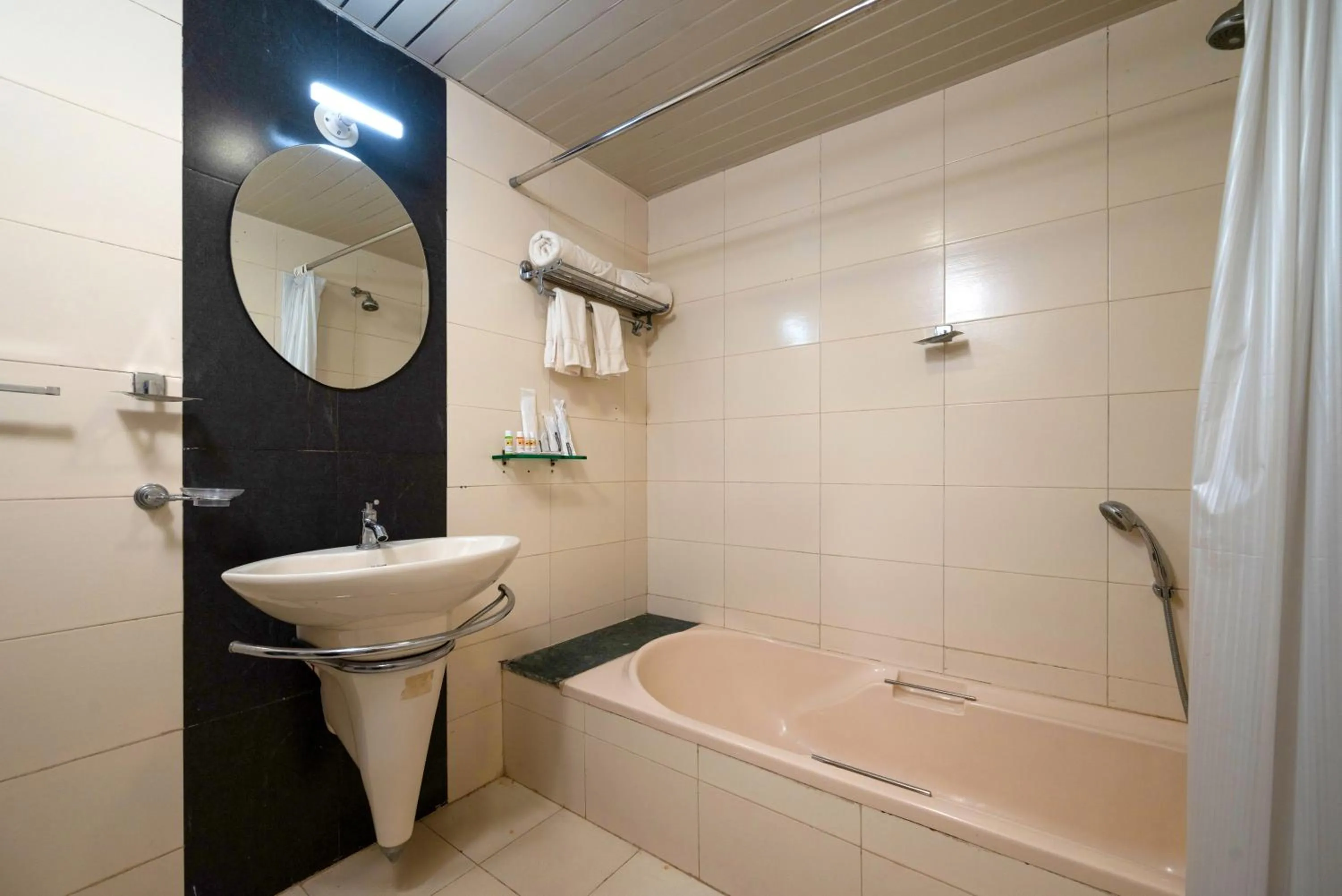 Bathroom in Camel Valley Resort & Spa, Igatpuri