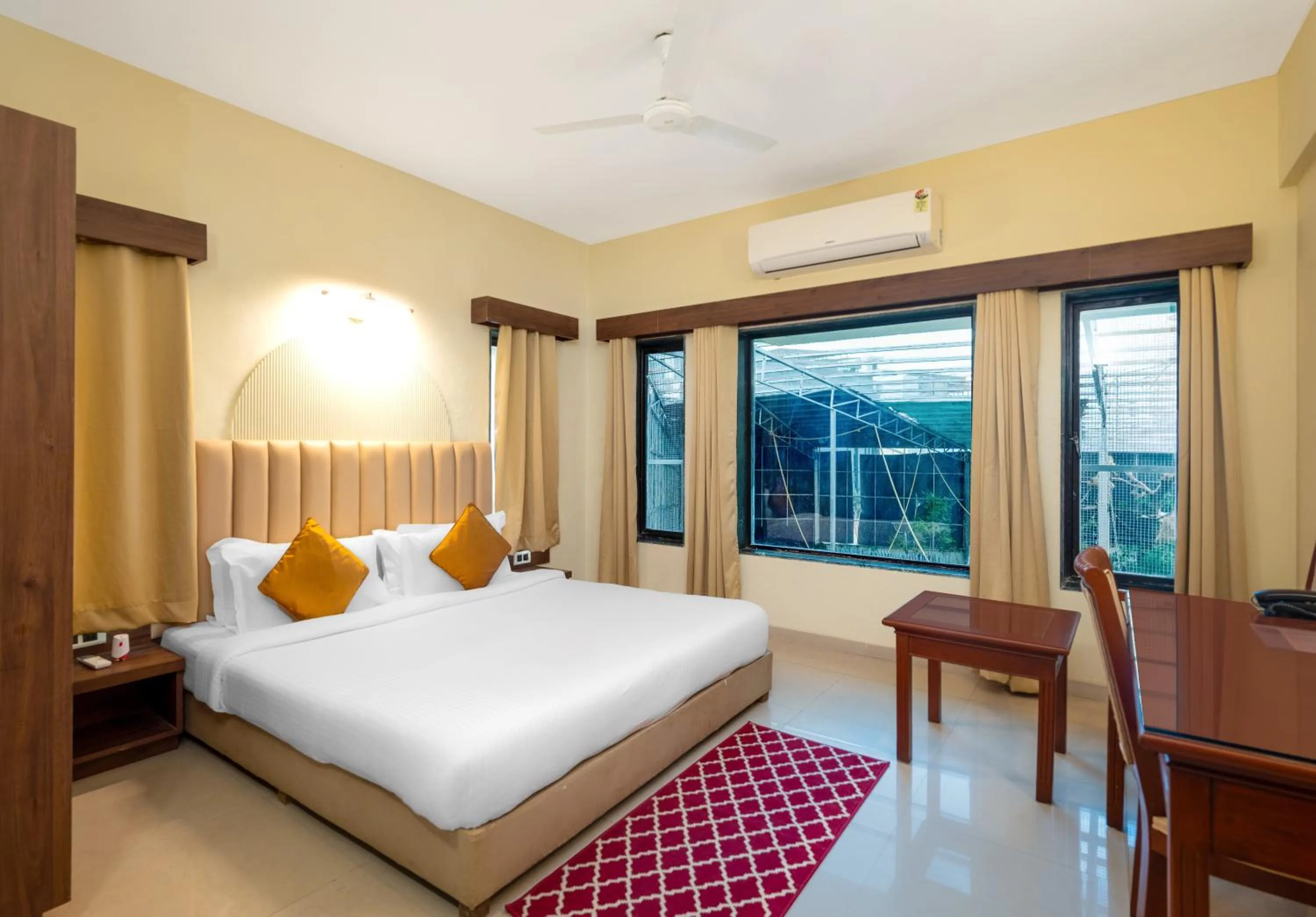 Bedroom, Bed in Camel Valley Resort & Spa, Igatpuri