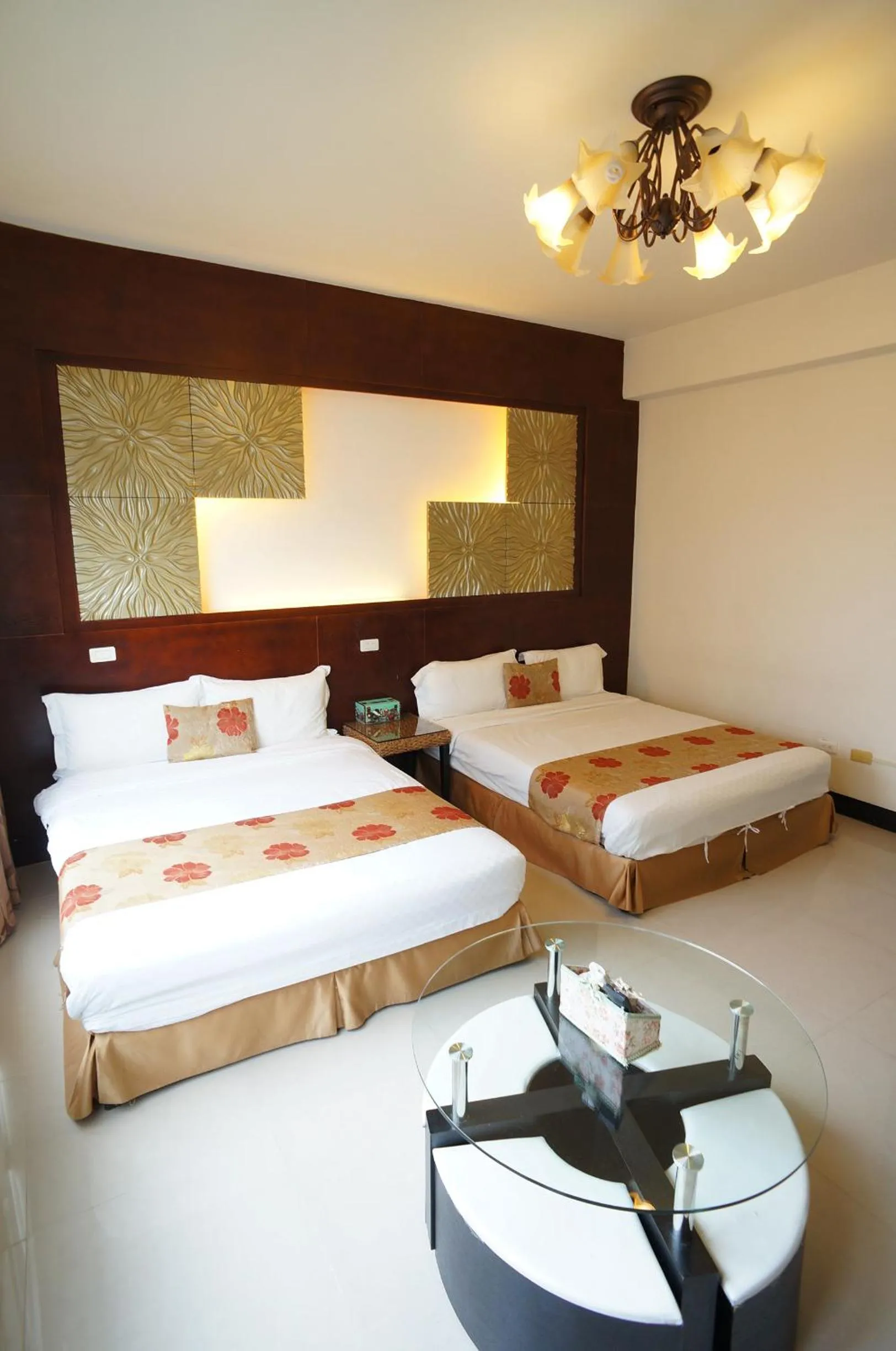 Photo of the whole room, Bed in 花蓮洄瀾雅舍民宿-近火車站