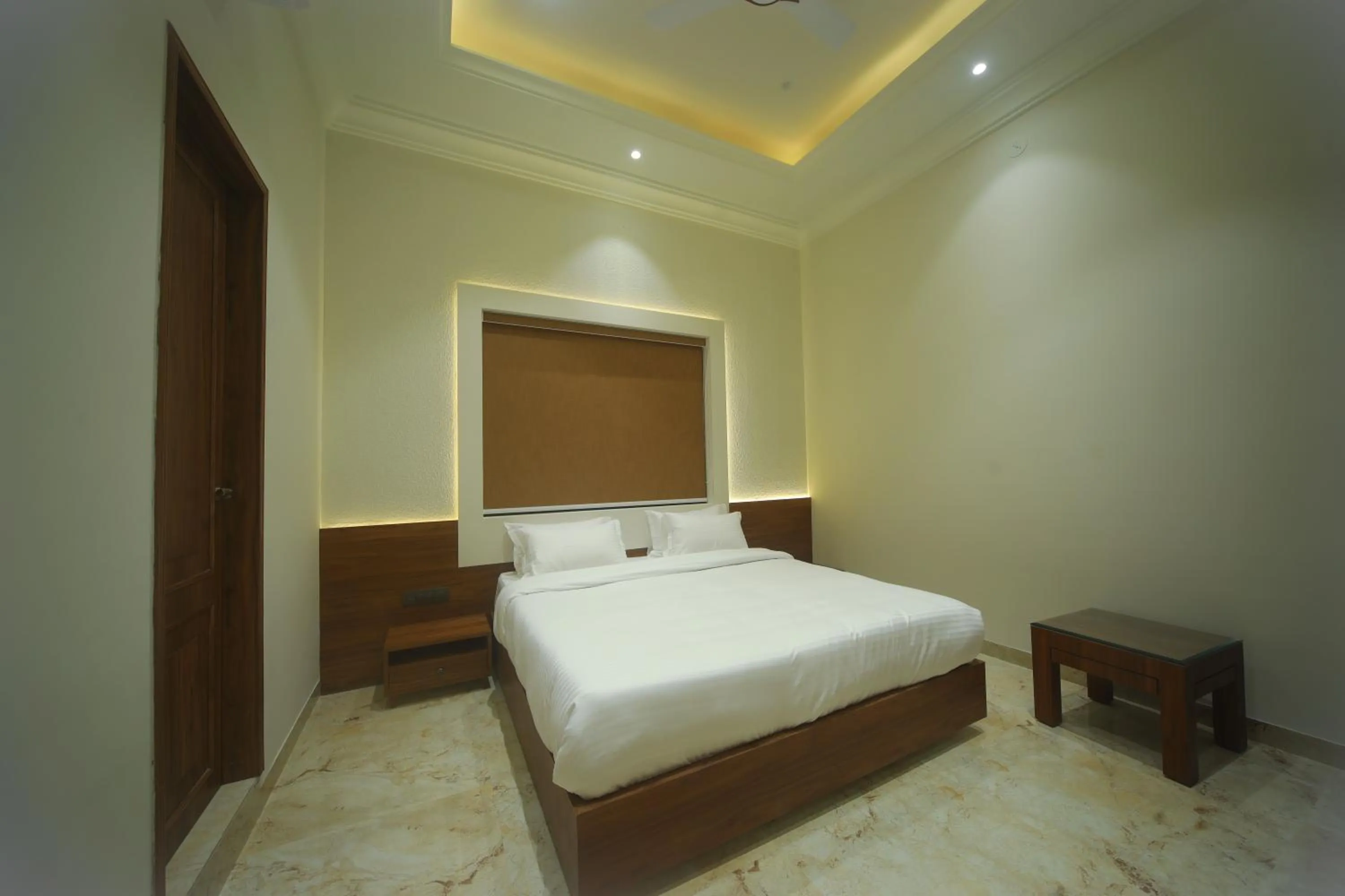 Bedroom, Bed in Ratna Vilas Palace