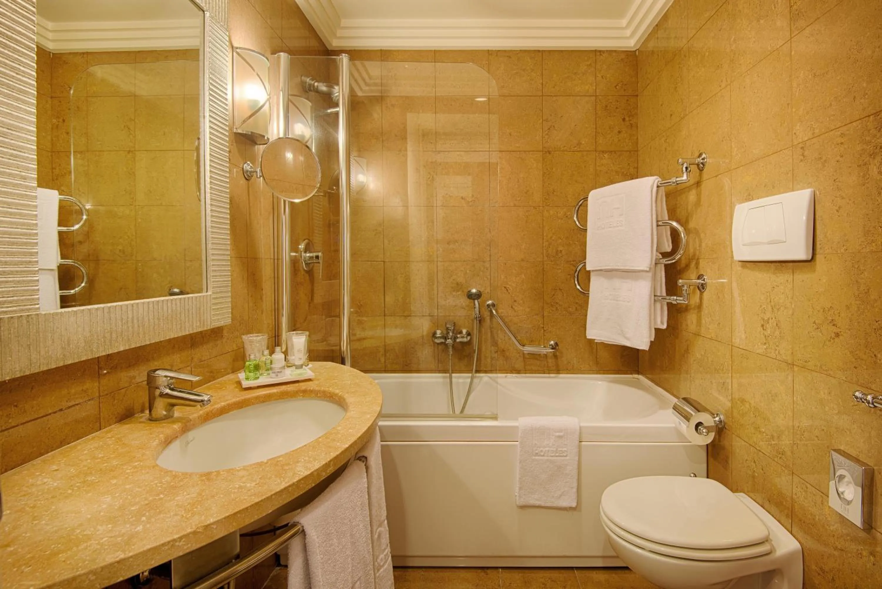 Bathroom in NH Catania Parco degli Aragonesi