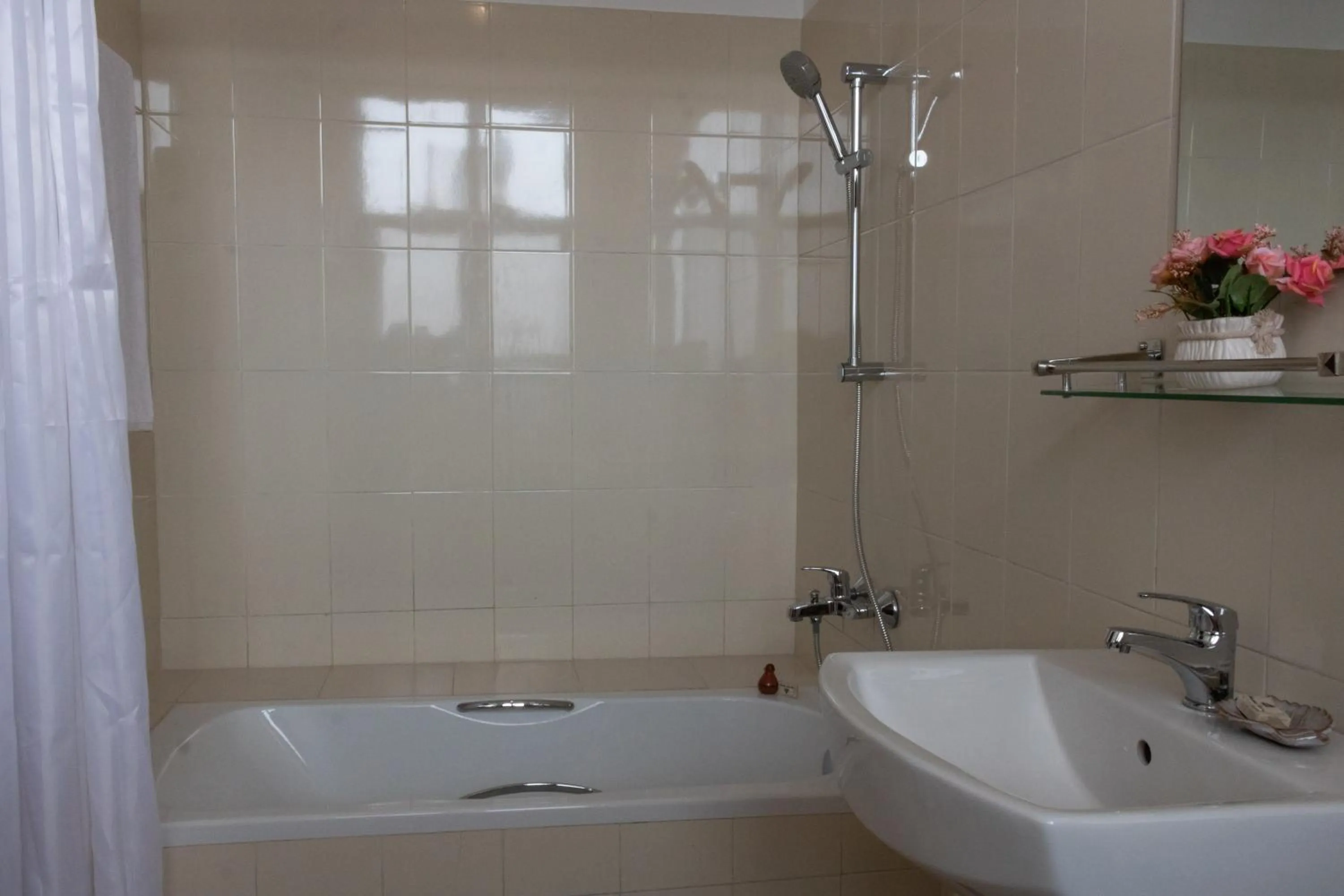 Shower in ROKPA Guest House